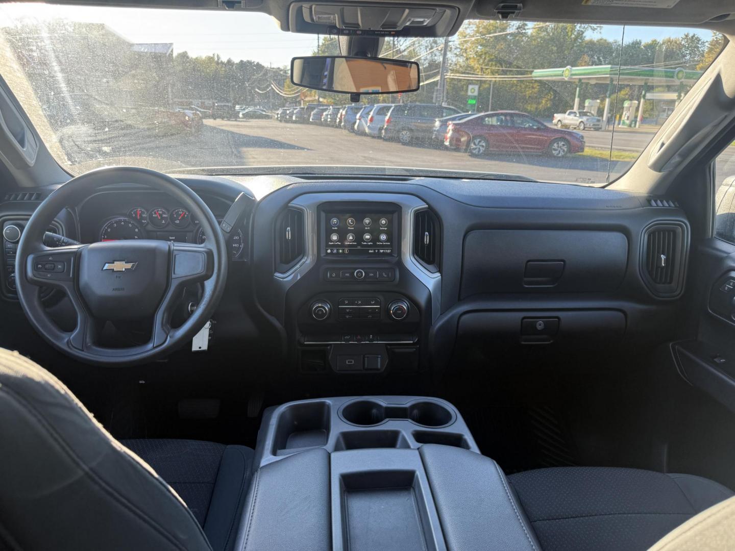 2019 White /Black Chevrolet Silverado 1500 Custom Crew Cab Short Box 4WD (1GCUYBEF9KZ) with an 5.3L V8 OHV 16V engine, 6A transmission, located at 11115 Chardon Rd. , Chardon, OH, 44024, (440) 214-9705, 41.580246, -81.241943 - This 2019 Chevrolet Silverado 1500 Custom Crew Cab is a capable full-size pickup powered by a 5.3L EcoTec3 V8 engine paired with a 6-speed automatic transmission and 3.42 rear gearing, delivering strong performance and a 9,500-pound towing capacity. It features on-demand 4WD, a G80 locking rear diff - Photo#35