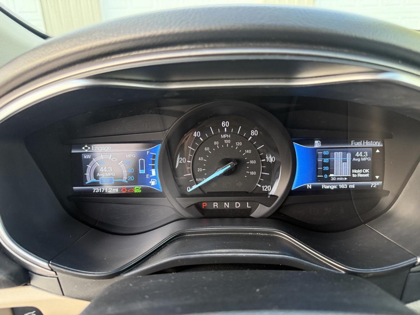 2019 Silver /Black Ford Fusion Hybrid SE (3FA6P0LU3KR) with an 2.0L I4 DOHC 16V HYBRID engine, Automatic transmission, located at 547 E. Main St., Orwell, OH, 44076, (440) 437-5893, 41.535435, -80.847855 - This 2019 Ford Fusion SE Hybrid SE is a well-appointed midsize sedan that skillfully blends fuel efficiency, comfort, and the latest driver-assist technology. Powered by a 2.0-liter inline-four hybrid engine, it delivers an impressive 42 MPG combined, making it a smart choice for those seeking to sa - Photo#24