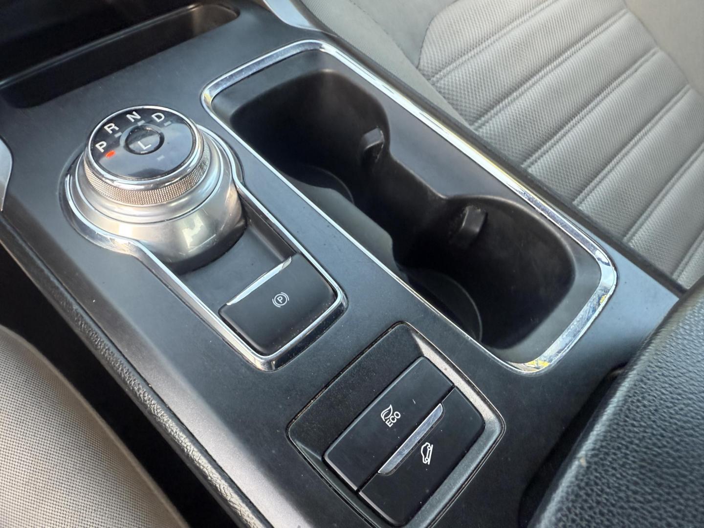 2019 Silver /Black Ford Fusion Hybrid SE (3FA6P0LU3KR) with an 2.0L I4 DOHC 16V HYBRID engine, Automatic transmission, located at 547 E. Main St., Orwell, OH, 44076, (440) 437-5893, 41.535435, -80.847855 - This 2019 Ford Fusion SE Hybrid SE is a well-appointed midsize sedan that skillfully blends fuel efficiency, comfort, and the latest driver-assist technology. Powered by a 2.0-liter inline-four hybrid engine, it delivers an impressive 42 MPG combined, making it a smart choice for those seeking to sa - Photo#30