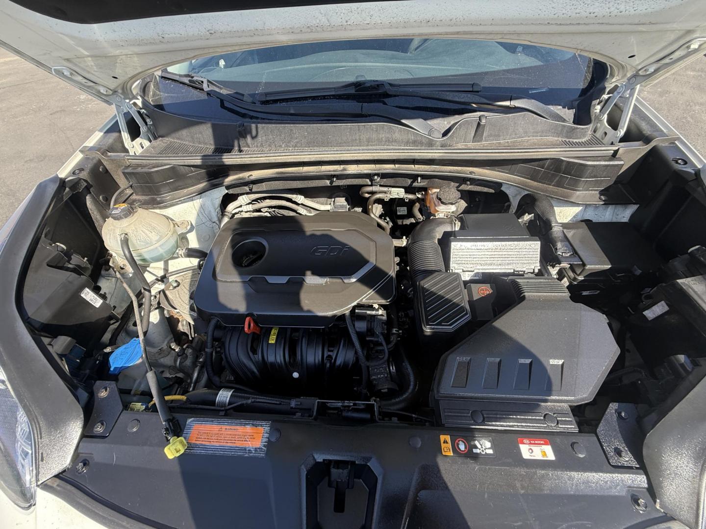 2020 White /Black Kia Sportage LX AWD (KNDPMCAC2L7) with an 2.4L I4 DOHC 24V engine, 6A transmission, located at 547 E. Main St., Orwell, OH, 44076, (440) 437-5893, 41.535435, -80.847855 - This One Owner 2020 Kia Sportage LX AWD is a versatile and well-equipped compact SUV designed to provide confidence and comfort in a wide range of driving conditions. Powered by a 2.4-liter I4 GDI engine paired with a 6-speed automatic transmission, this Sportage LX offers responsive acceleration an - Photo#14