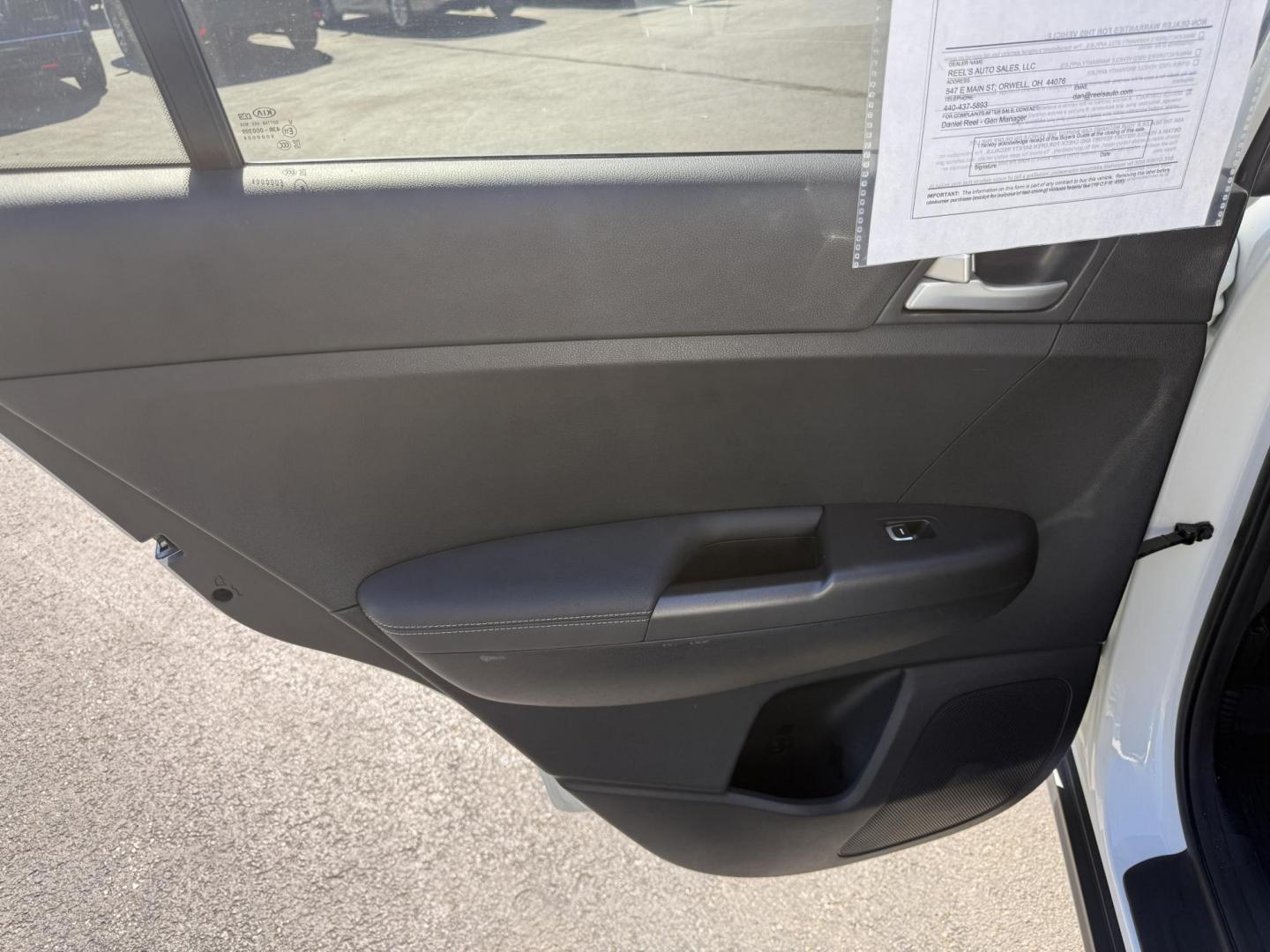 2020 White /Black Kia Sportage LX AWD (KNDPMCAC2L7) with an 2.4L I4 DOHC 24V engine, 6A transmission, located at 547 E. Main St., Orwell, OH, 44076, (440) 437-5893, 41.535435, -80.847855 - This One Owner 2020 Kia Sportage LX AWD is a versatile and well-equipped compact SUV designed to provide confidence and comfort in a wide range of driving conditions. Powered by a 2.4-liter I4 GDI engine paired with a 6-speed automatic transmission, this Sportage LX offers responsive acceleration an - Photo#27