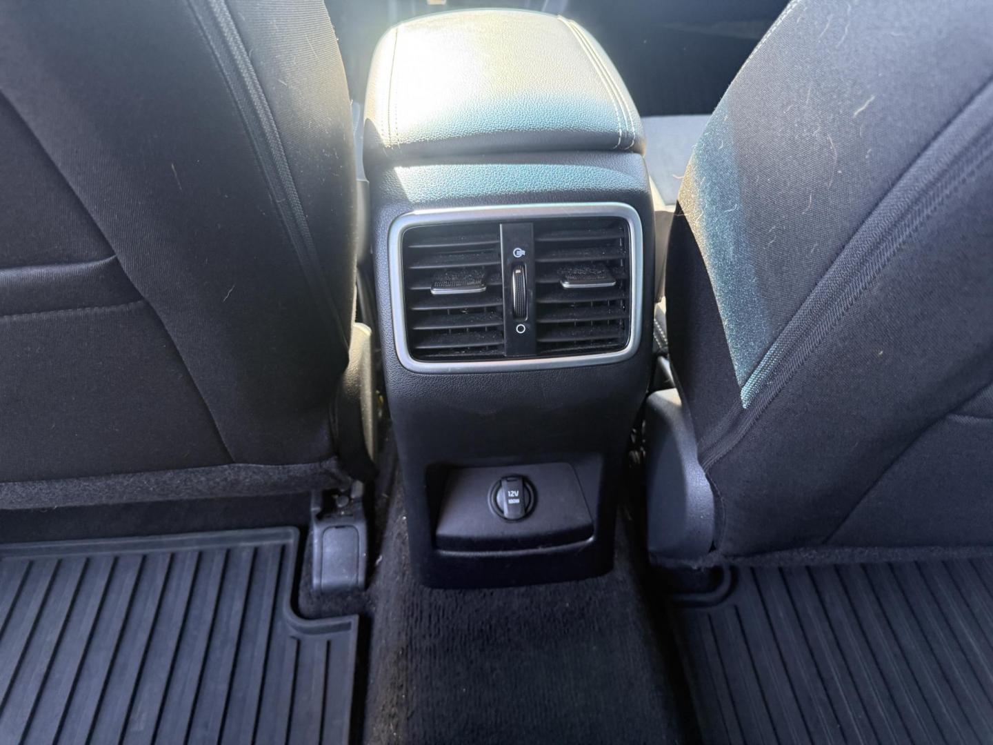 2020 White /Black Kia Sportage LX AWD (KNDPMCAC2L7) with an 2.4L I4 DOHC 24V engine, 6A transmission, located at 547 E. Main St., Orwell, OH, 44076, (440) 437-5893, 41.535435, -80.847855 - This One Owner 2020 Kia Sportage LX AWD is a versatile and well-equipped compact SUV designed to provide confidence and comfort in a wide range of driving conditions. Powered by a 2.4-liter I4 GDI engine paired with a 6-speed automatic transmission, this Sportage LX offers responsive acceleration an - Photo#28