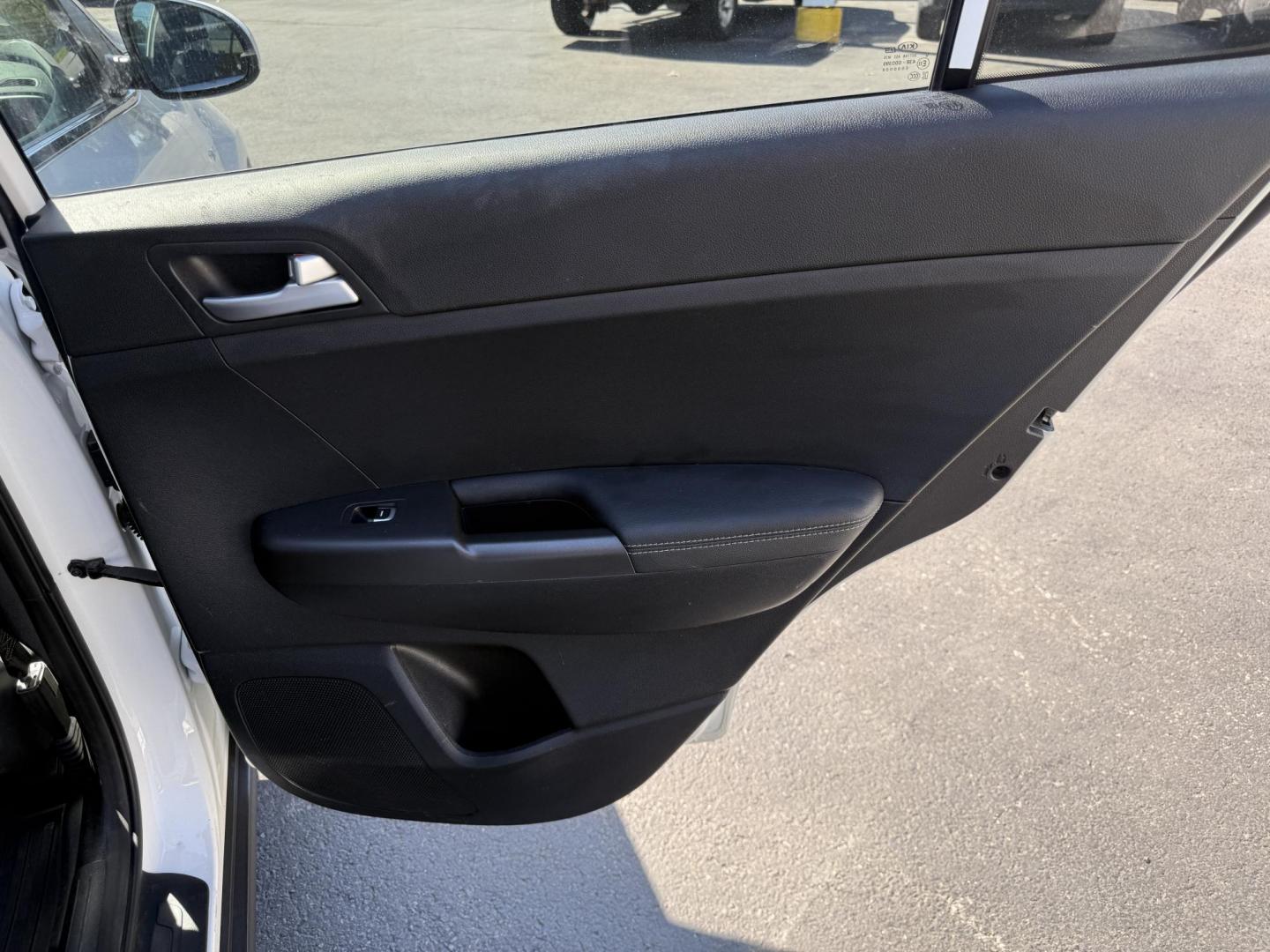 2020 White /Black Kia Sportage LX AWD (KNDPMCAC2L7) with an 2.4L I4 DOHC 24V engine, 6A transmission, located at 547 E. Main St., Orwell, OH, 44076, (440) 437-5893, 41.535435, -80.847855 - This One Owner 2020 Kia Sportage LX AWD is a versatile and well-equipped compact SUV designed to provide confidence and comfort in a wide range of driving conditions. Powered by a 2.4-liter I4 GDI engine paired with a 6-speed automatic transmission, this Sportage LX offers responsive acceleration an - Photo#33