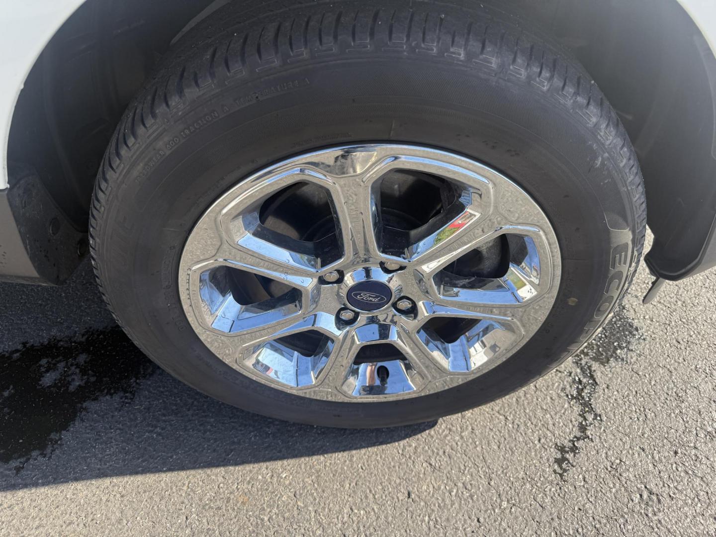 2020 White /Black Ford EcoSport SE AWD (MAJ6S3GL9LC) with an 2.0L I4 DOHC 16V engine, 6A transmission, located at 547 E. Main St., Orwell, OH, 44076, (440) 437-5893, 41.535435, -80.847855 - Discover comfort, technology, and versatility in this One Owner 2020 Ford EcoSport SE with All-Wheel Drive and a fuel-efficient 2.0L I4 Duratec engine. Enjoy smooth, responsive performance thanks to its 6-speed automatic transmission and achieve up to 29 MPG on the highway. Inside, you’ll find a w - Photo#4