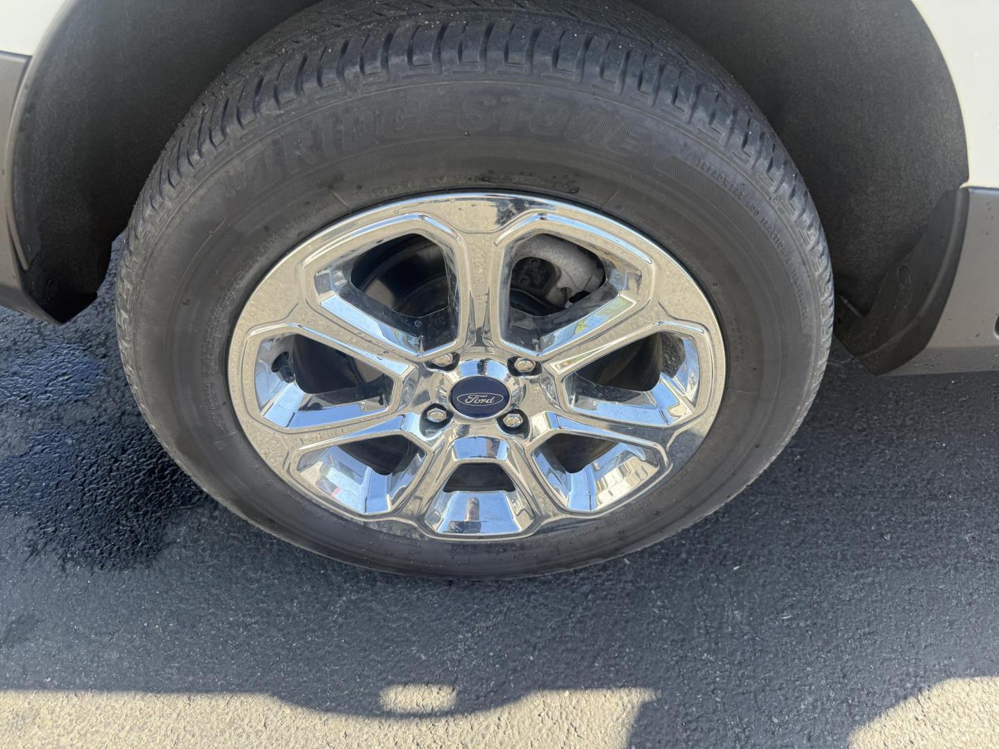2020 White /Black Ford EcoSport SE AWD (MAJ6S3GL9LC) with an 2.0L I4 DOHC 16V engine, 6A transmission, located at 547 E. Main St., Orwell, OH, 44076, (440) 437-5893, 41.535435, -80.847855 - Discover comfort, technology, and versatility in this One Owner 2020 Ford EcoSport SE with All-Wheel Drive and a fuel-efficient 2.0L I4 Duratec engine. Enjoy smooth, responsive performance thanks to its 6-speed automatic transmission and achieve up to 29 MPG on the highway. Inside, you’ll find a w - Photo#6