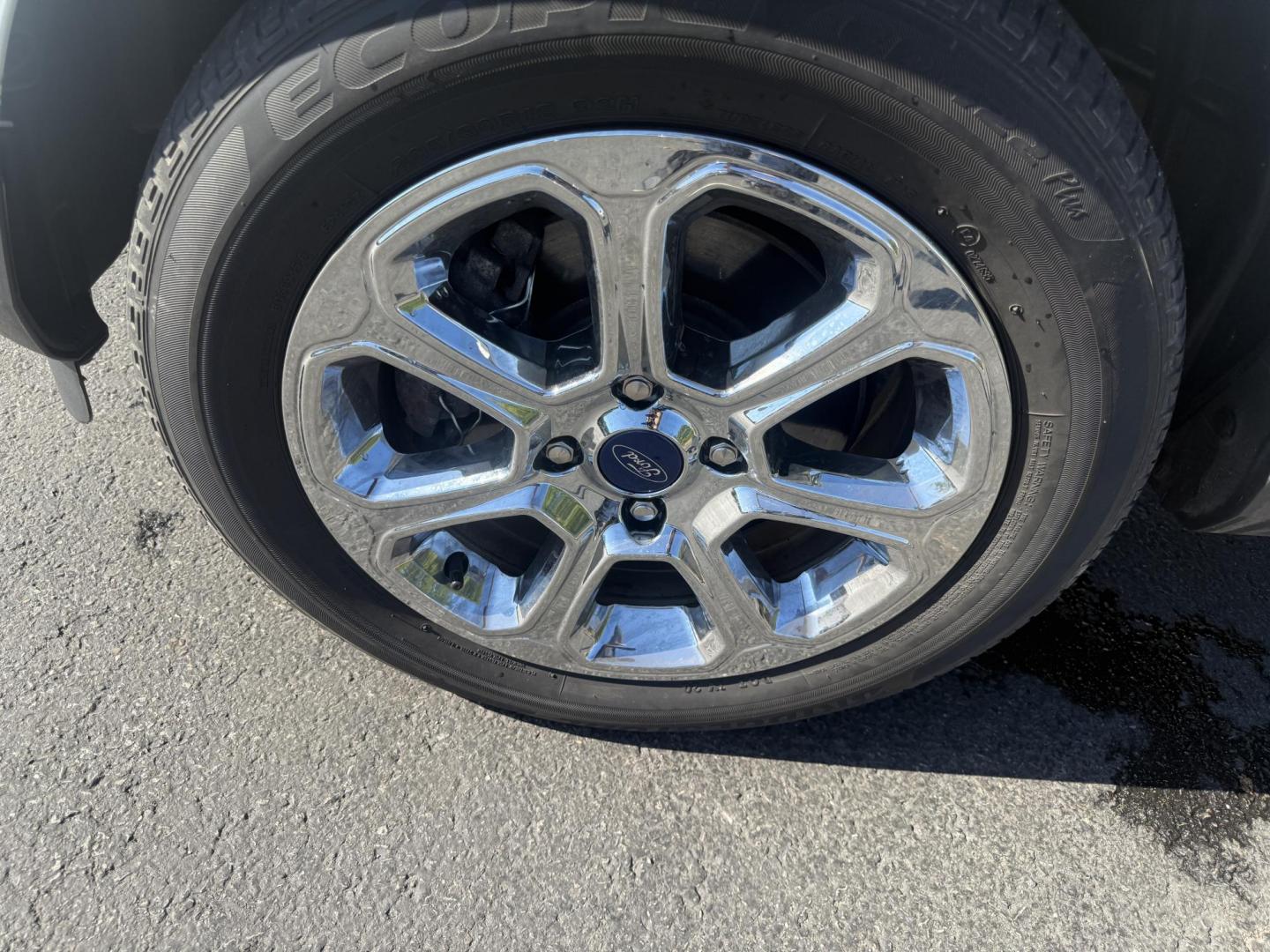 2020 White /Black Ford EcoSport SE AWD (MAJ6S3GL9LC) with an 2.0L I4 DOHC 16V engine, 6A transmission, located at 547 E. Main St., Orwell, OH, 44076, (440) 437-5893, 41.535435, -80.847855 - Discover comfort, technology, and versatility in this One Owner 2020 Ford EcoSport SE with All-Wheel Drive and a fuel-efficient 2.0L I4 Duratec engine. Enjoy smooth, responsive performance thanks to its 6-speed automatic transmission and achieve up to 29 MPG on the highway. Inside, you’ll find a w - Photo#13