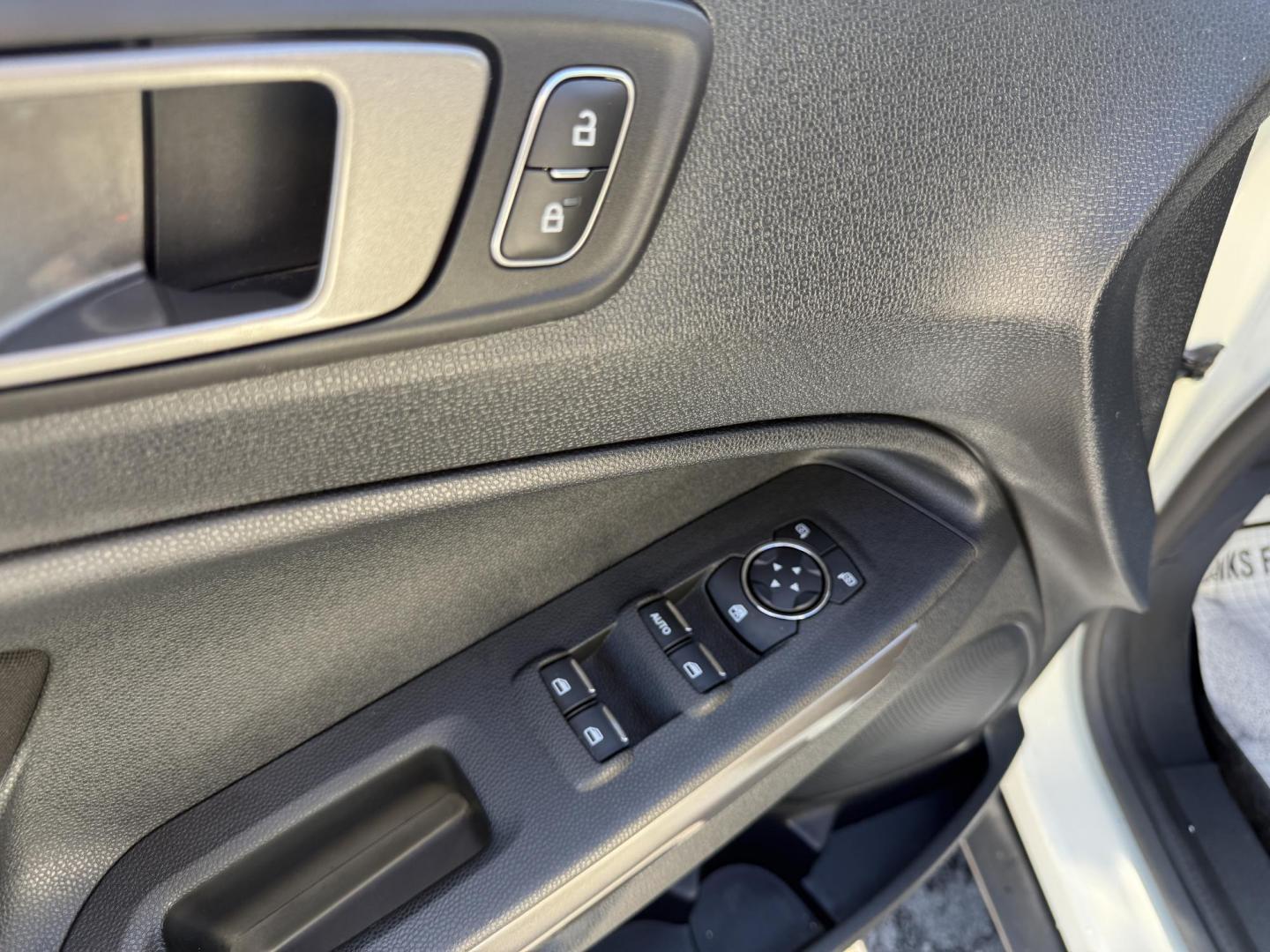 2020 White /Black Ford EcoSport SE AWD (MAJ6S3GL9LC) with an 2.0L I4 DOHC 16V engine, 6A transmission, located at 547 E. Main St., Orwell, OH, 44076, (440) 437-5893, 41.535435, -80.847855 - Discover comfort, technology, and versatility in this One Owner 2020 Ford EcoSport SE with All-Wheel Drive and a fuel-efficient 2.0L I4 Duratec engine. Enjoy smooth, responsive performance thanks to its 6-speed automatic transmission and achieve up to 29 MPG on the highway. Inside, you’ll find a w - Photo#18