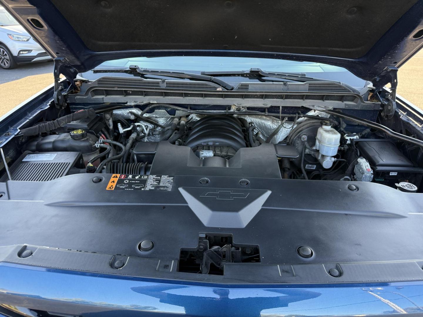 2018 Blue /Black Chevrolet Silverado 1500 LT Z71 Crew Cab Short Box 4WD (3GCUKRECXJG) with an 5.3L V8 OHV 16V engine, 6A transmission, located at 11115 Chardon Rd. , Chardon, OH, 44024, (440) 214-9705, 41.580246, -81.241943 - Rugged, reliable, and ready for work or play, this 2018 Chevrolet Silverado 1500 LT Z71 Crew Cab is the perfect blend of power, capability, and comfort. Under the hood, it boasts a proven 5.3-liter EcoTec3 V8 engine paired with a smooth 6-speed automatic transmission and 3.42 rear axle gearing, offe - Photo#14