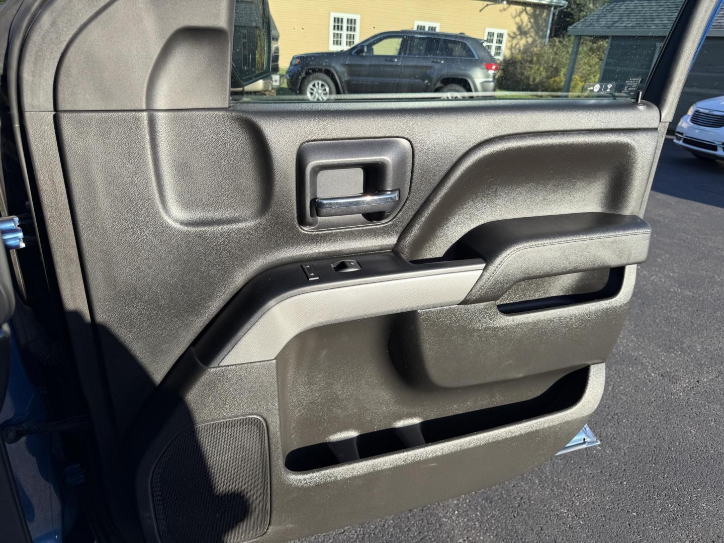 2018 Blue /Black Chevrolet Silverado 1500 LT Z71 Crew Cab Short Box 4WD (3GCUKRECXJG) with an 5.3L V8 OHV 16V engine, 6A transmission, located at 11115 Chardon Rd. , Chardon, OH, 44024, (440) 214-9705, 41.580246, -81.241943 - Rugged, reliable, and ready for work or play, this 2018 Chevrolet Silverado 1500 LT Z71 Crew Cab is the perfect blend of power, capability, and comfort. Under the hood, it boasts a proven 5.3-liter EcoTec3 V8 engine paired with a smooth 6-speed automatic transmission and 3.42 rear axle gearing, offe - Photo#43