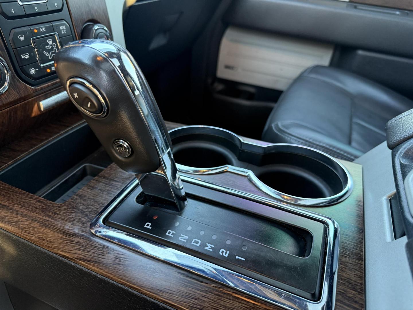 2014 Black /Black Ford F-150 Lariat SuperCrew 5.5-ft. Bed 4WD (1FTFW1ET7EK) with an 3.5L V6 Twin TURBO engine, 6-Speed Automatic transmission, located at 11115 Chardon Rd. , Chardon, OH, 44024, (440) 214-9705, 41.580246, -81.241943 - Experience impressive power and premium features with this 2014 Ford F-150 Lariat Crew Cab 4WD. Equipped with a 3.5L Twin Turbo EcoBoost V6 engine (365 hp/420 lb-ft) paired to a 6-speed automatic transmission and 3.55 rear axle, this F-150 offers a towing capacity of up to 9,700 pounds and versatile - Photo#39
