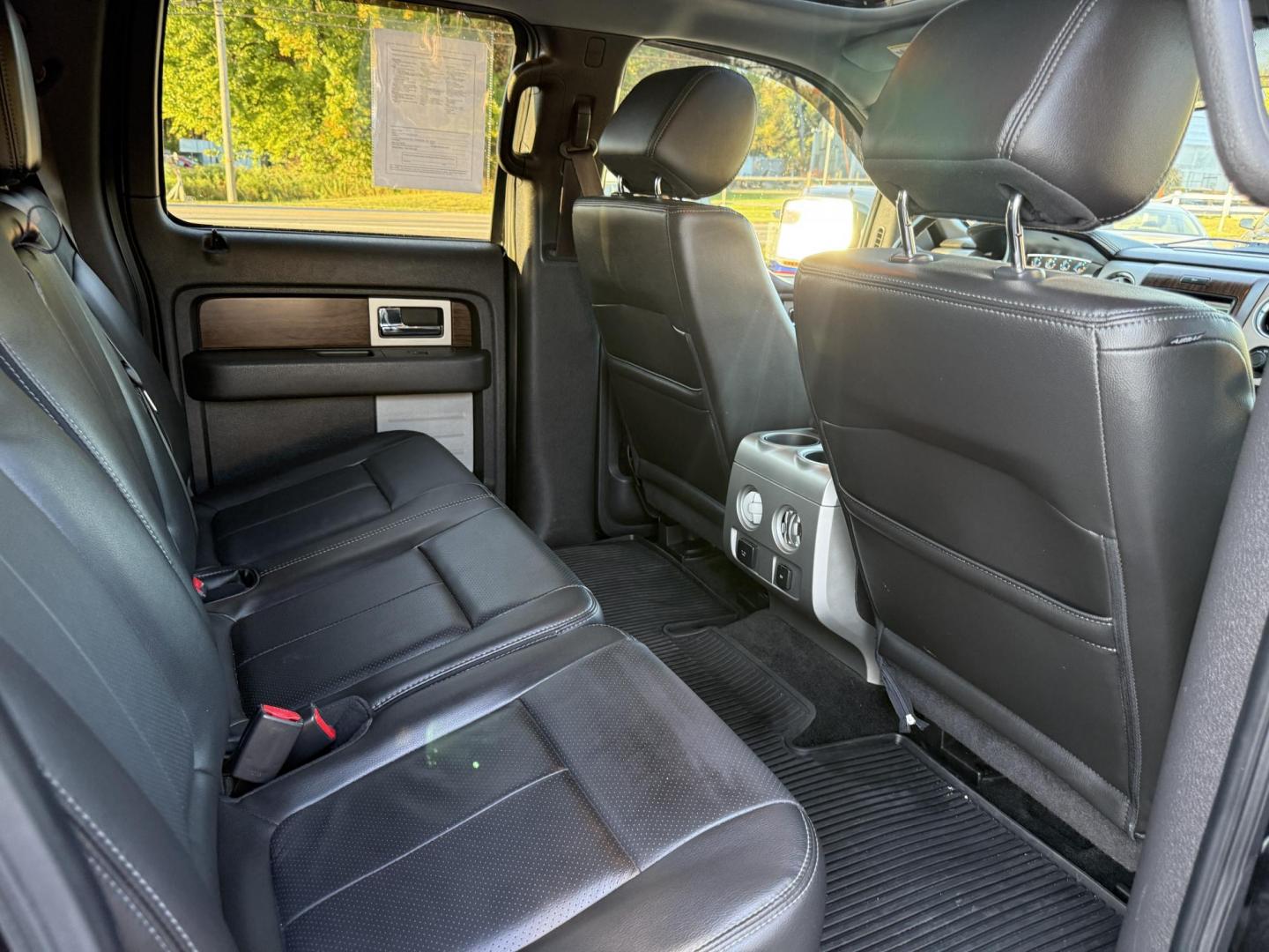 2014 Black /Black Ford F-150 Lariat SuperCrew 5.5-ft. Bed 4WD (1FTFW1ET7EK) with an 3.5L V6 Twin TURBO engine, 6-Speed Automatic transmission, located at 11115 Chardon Rd. , Chardon, OH, 44024, (440) 214-9705, 41.580246, -81.241943 - Experience impressive power and premium features with this 2014 Ford F-150 Lariat Crew Cab 4WD. Equipped with a 3.5L Twin Turbo EcoBoost V6 engine (365 hp/420 lb-ft) paired to a 6-speed automatic transmission and 3.55 rear axle, this F-150 offers a towing capacity of up to 9,700 pounds and versatile - Photo#49