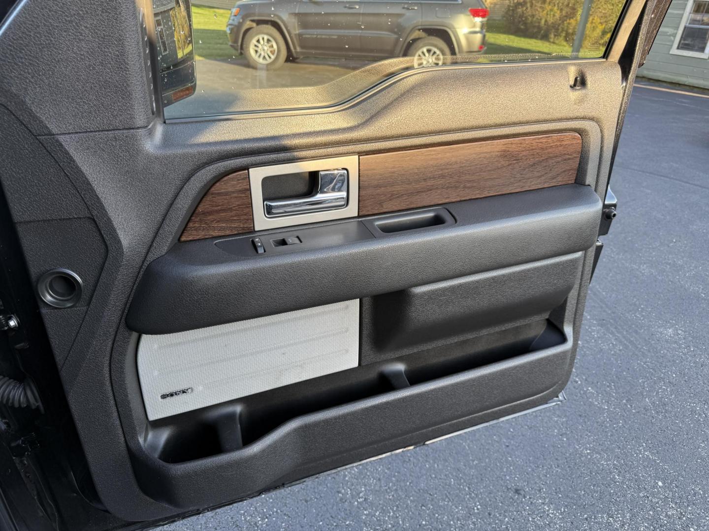 2014 Black /Black Ford F-150 Lariat SuperCrew 5.5-ft. Bed 4WD (1FTFW1ET7EK) with an 3.5L V6 Twin TURBO engine, 6-Speed Automatic transmission, located at 11115 Chardon Rd. , Chardon, OH, 44024, (440) 214-9705, 41.580246, -81.241943 - Experience impressive power and premium features with this 2014 Ford F-150 Lariat Crew Cab 4WD. Equipped with a 3.5L Twin Turbo EcoBoost V6 engine (365 hp/420 lb-ft) paired to a 6-speed automatic transmission and 3.55 rear axle, this F-150 offers a towing capacity of up to 9,700 pounds and versatile - Photo#56