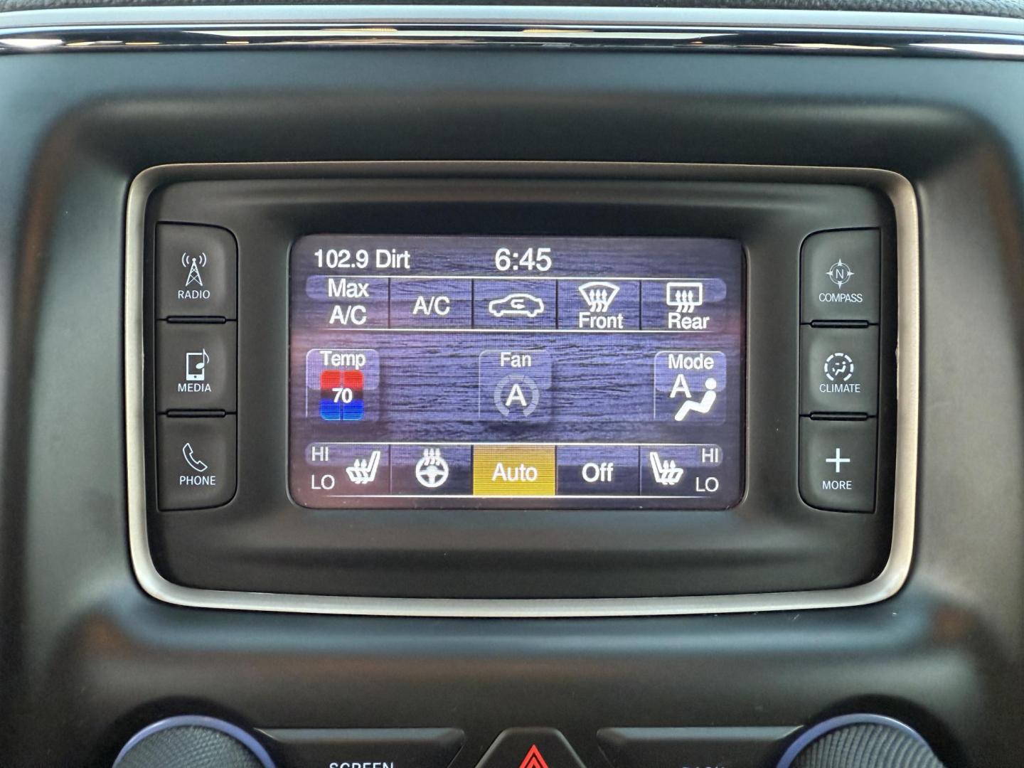 2014 White /Black Jeep Grand Cherokee Laredo 4WD (1C4RJFAG1EC) with an 3.6L V6 DOHC 24V FFV engine, 8-Speed Automatic transmission, located at 11115 Chardon Rd. , Chardon, OH, 44024, (440) 214-9705, 41.580246, -81.241943 - This 2014 Jeep Grand Cherokee Laredo 4WD delivers a great mix of capability, efficiency, and comfort. Powered by the reliable 3.6L Pentastar V6 engine paired with an 8-speed automatic transmission, it offers smooth performance and up to 24 MPG on the highway. With 4WD and a 3,500-pound towing capaci - Photo#25
