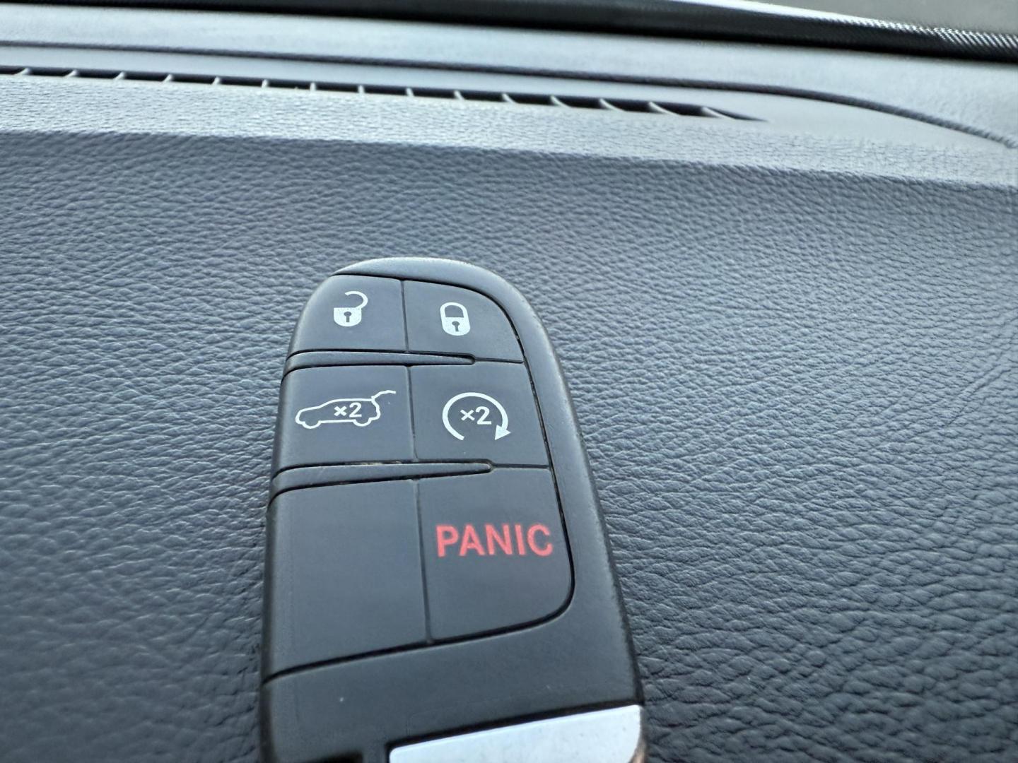 2014 White /Black Jeep Grand Cherokee Laredo 4WD (1C4RJFAG1EC) with an 3.6L V6 DOHC 24V FFV engine, 8-Speed Automatic transmission, located at 11115 Chardon Rd. , Chardon, OH, 44024, (440) 214-9705, 41.580246, -81.241943 - This 2014 Jeep Grand Cherokee Laredo 4WD delivers a great mix of capability, efficiency, and comfort. Powered by the reliable 3.6L Pentastar V6 engine paired with an 8-speed automatic transmission, it offers smooth performance and up to 24 MPG on the highway. With 4WD and a 3,500-pound towing capaci - Photo#41
