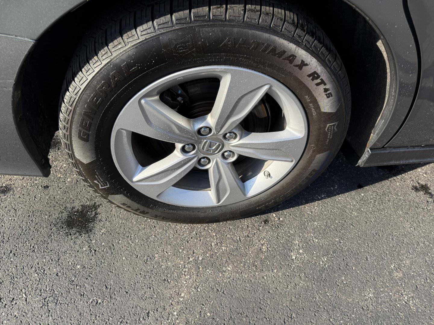 2019 Gray /Tan Honda Odyssey EX (5FNRL6H54KB) with an 3.5L V6 SOHC 24V engine, 9A transmission, located at 11115 Chardon Rd. , Chardon, OH, 44024, (440) 214-9705, 41.580246, -81.241943 - This 2019 Honda Odyssey EX is the ultimate family minivan, combining smart technology, advanced safety, and everyday comfort. Powered by a 3.5L Earth Dreams V6 engine and smooth 9-speed automatic transmission, it delivers up to 28 MPG on the highway for efficient road trips or daily drives. Inside, - Photo#6
