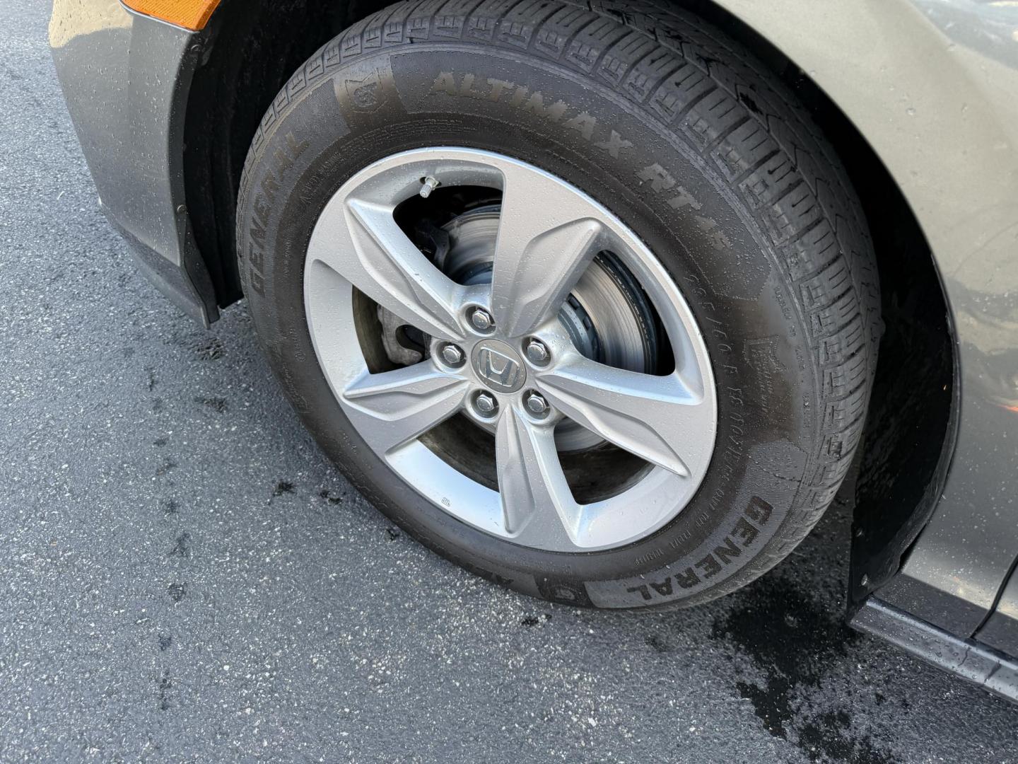 2019 Gray /Tan Honda Odyssey EX (5FNRL6H54KB) with an 3.5L V6 SOHC 24V engine, 9A transmission, located at 11115 Chardon Rd. , Chardon, OH, 44024, (440) 214-9705, 41.580246, -81.241943 - This 2019 Honda Odyssey EX is the ultimate family minivan, combining smart technology, advanced safety, and everyday comfort. Powered by a 3.5L Earth Dreams V6 engine and smooth 9-speed automatic transmission, it delivers up to 28 MPG on the highway for efficient road trips or daily drives. Inside, - Photo#14