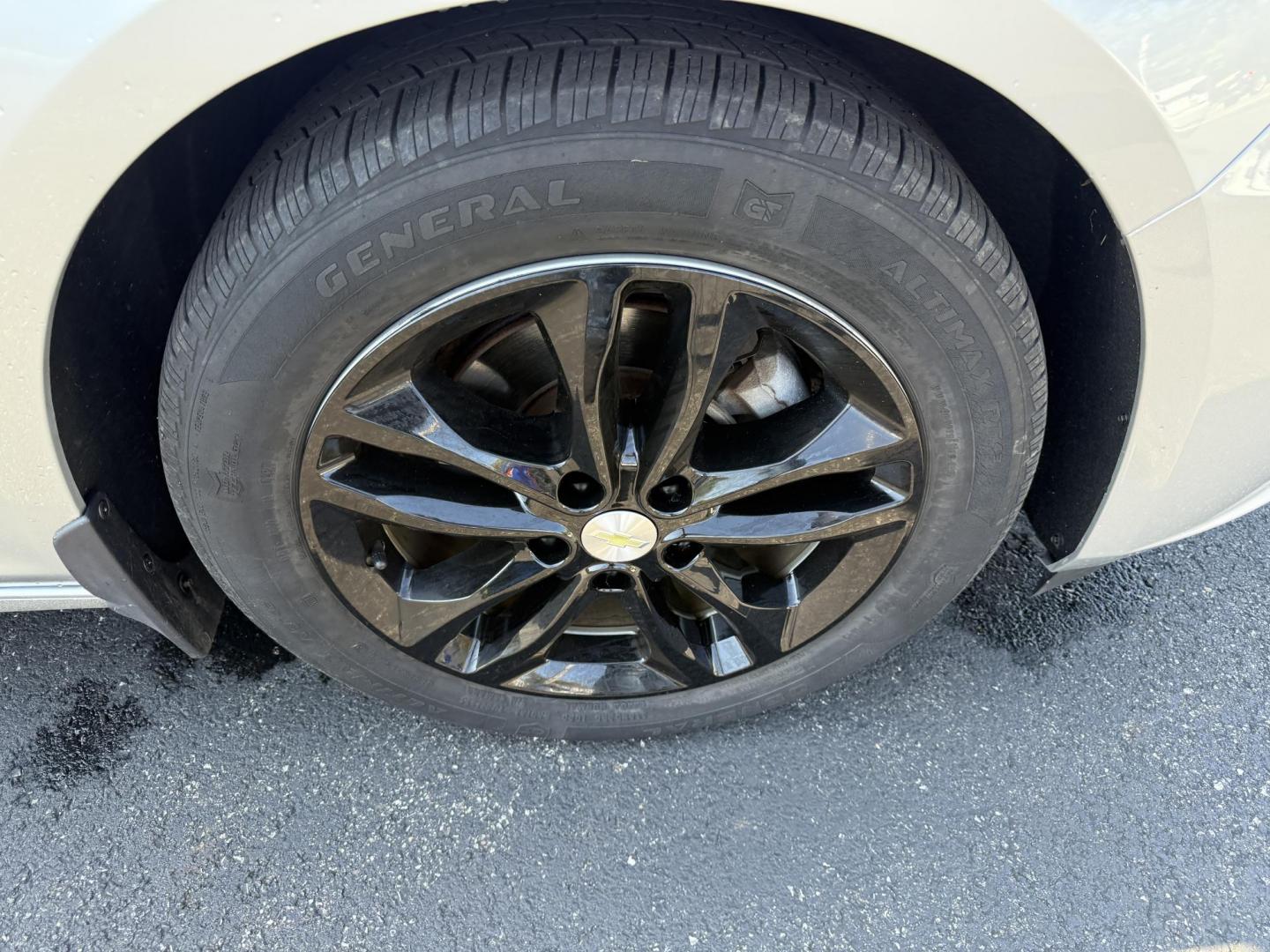 2016 Silver /Black Chevrolet Malibu 1LT (1G1ZE5ST0GF) with an 1.5L I4 DOHC 16V TURBO engine, 6A transmission, located at 11115 Chardon Rd. , Chardon, OH, 44024, (440) 214-9705, 41.580246, -81.241943 - 2016 Chevrolet Malibu LT – Efficient, Modern, and Well-Equipped ---- This 2016 Chevrolet Malibu LT is a stylish and efficient midsize sedan, powered by a 1.5L turbocharged EcoTec I4 engine paired with a 6-speed automatic transmission. Enjoy impressive fuel economy with up to 36 MPG on the highway, - Photo#4