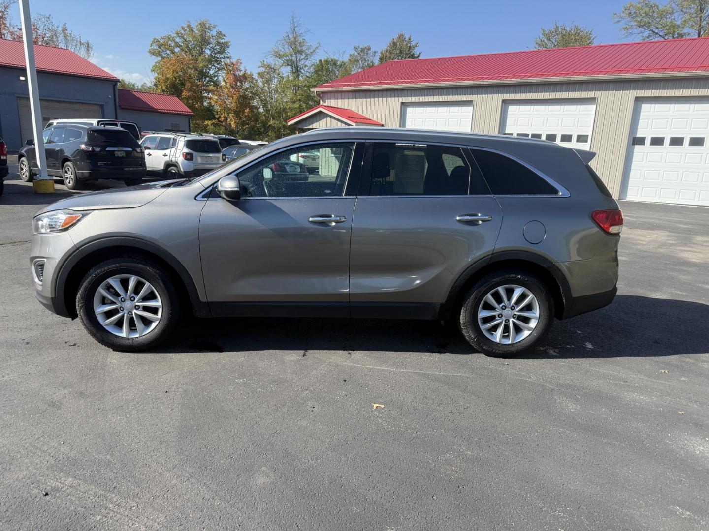 2017 Gray /Black Kia Sorento LX AWD (5XYPGDA32HG) with an 2.4L I4 DOHC 16V engine, 6A transmission, located at 547 E. Main St., Orwell, OH, 44076, (440) 437-5893, 41.535435, -80.847855 - Experience comfort, capability, and advanced technology with this 2017 Kia Sorento LX All-Wheel Drive! Powered by a fuel-efficient 2.4L GDI engine paired with a smooth 6-speed automatic transmission, the Sorento delivers confident performance and up to 25 MPG on the highway. The locking center diffe - Photo#12