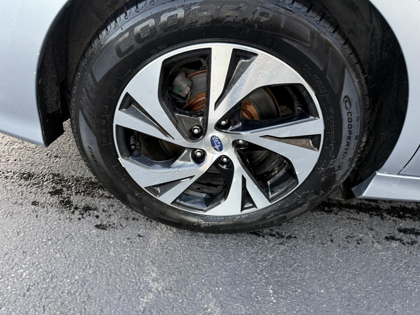 2020 Silver /Black Subaru Legacy Premium (4S3BWAE65L3) with an 2.5L H4 DOHC 16V engine, Automatic transmission, located at 547 E. Main St., Orwell, OH, 44076, (440) 437-5893, 41.535435, -80.847855 - 2020 Subaru Legacy Premium – Advanced Safety, Comfort, and All-Weather Confidence Drive with confidence and style in this well-equipped 2020 Subaru Legacy Premium! Powered by a reliable 2.5L H4 engine and Subaru’s renowned Symmetrical All-Wheel Drive, this sedan delivers excellent traction in a - Photo#6