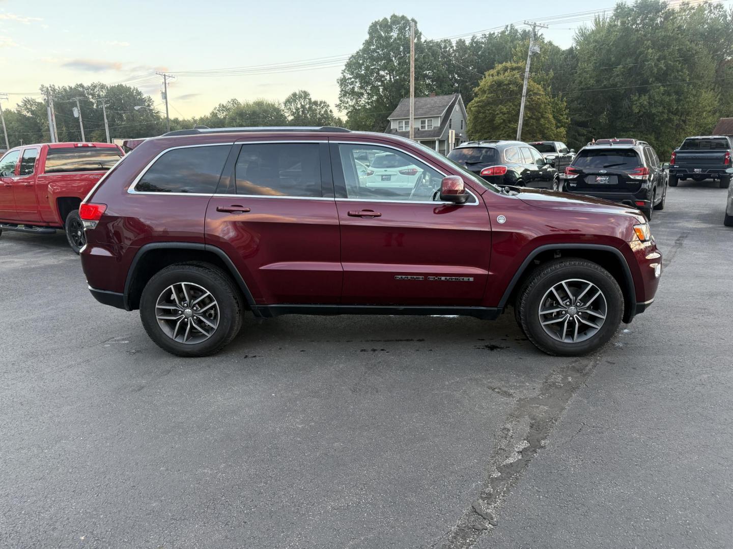 2018 Red /Black Jeep Grand Cherokee Laredo E 4WD (1C4RJFAG9JC) with an 3.6L V6 DOHC 24V engine, 8A transmission, located at 547 E. Main St., Orwell, OH, 44076, (440) 437-5893, 41.535435, -80.847855 - 2018 Jeep Grand Cherokee Laredo E – Trail Ready, Tech Loaded, and Built to Impress! Experience legendary Jeep capability and premium comfort with this 2018 Grand Cherokee Laredo E. Featuring the powerful and reliable 3.6L Pentastar V6 paired with an 8-speed automatic transmission, this SUV deliv - Photo#6