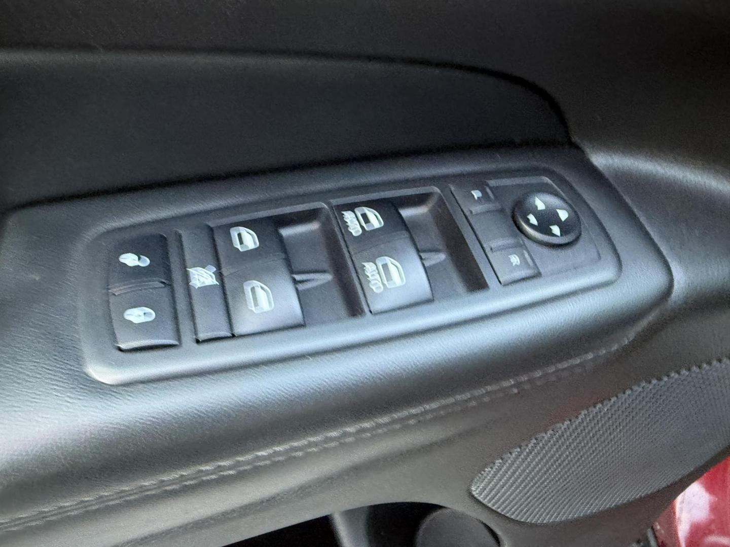 2018 Red /Black Jeep Grand Cherokee Laredo E 4WD (1C4RJFAG9JC) with an 3.6L V6 DOHC 24V engine, 8A transmission, located at 547 E. Main St., Orwell, OH, 44076, (440) 437-5893, 41.535435, -80.847855 - 2018 Jeep Grand Cherokee Laredo E – Trail Ready, Tech Loaded, and Built to Impress! Experience legendary Jeep capability and premium comfort with this 2018 Grand Cherokee Laredo E. Featuring the powerful and reliable 3.6L Pentastar V6 paired with an 8-speed automatic transmission, this SUV deliv - Photo#19
