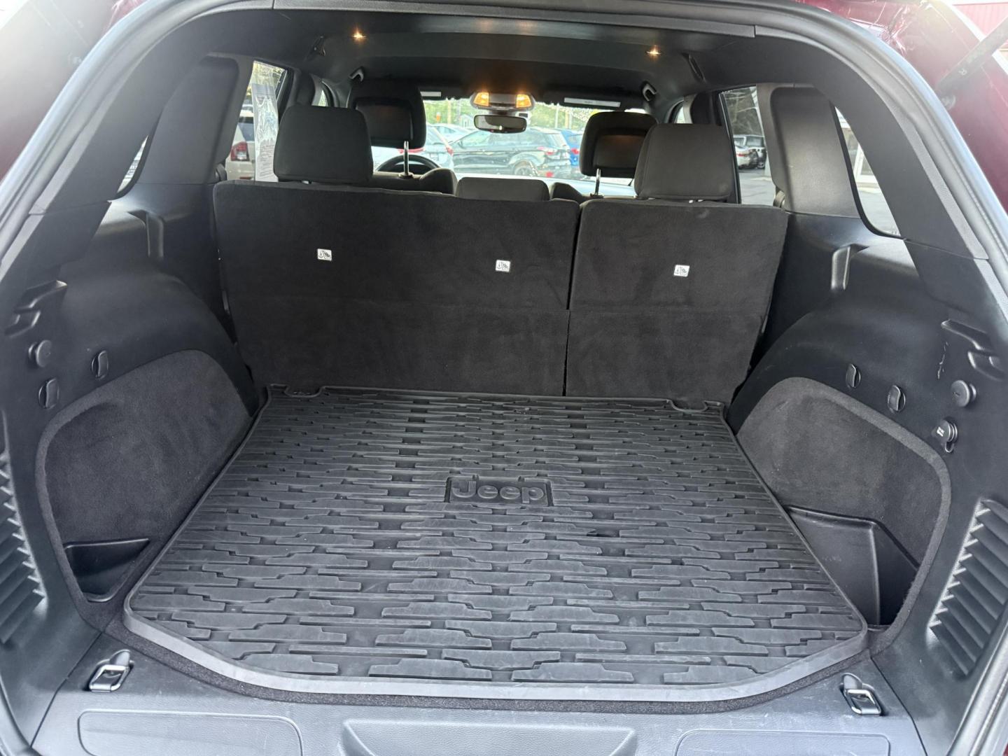 2018 Red /Black Jeep Grand Cherokee Laredo E 4WD (1C4RJFAG9JC) with an 3.6L V6 DOHC 24V engine, 8A transmission, located at 547 E. Main St., Orwell, OH, 44076, (440) 437-5893, 41.535435, -80.847855 - 2018 Jeep Grand Cherokee Laredo E – Trail Ready, Tech Loaded, and Built to Impress! Experience legendary Jeep capability and premium comfort with this 2018 Grand Cherokee Laredo E. Featuring the powerful and reliable 3.6L Pentastar V6 paired with an 8-speed automatic transmission, this SUV deliv - Photo#39
