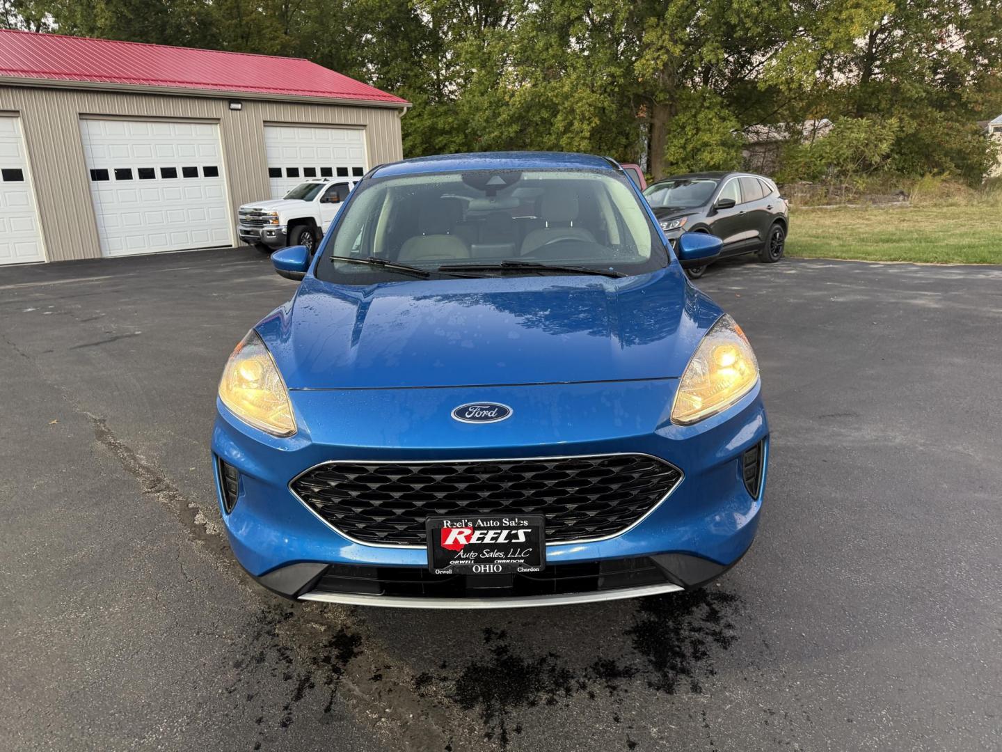 2020 Blue /Gray Ford Escape SE AWD (1FMCU9G62LU) with an 1.5L I3 DOHC 16V TURBO engine, 8-Speed Automatic transmission, located at 547 E. Main St., Orwell, OH, 44076, (440) 437-5893, 41.535435, -80.847855 - 2020 Ford Escape SE 4WD – Modern Style, Smart Technology, Unmatched Versatility Elevate your drive with this 2020 Ford Escape SE 4WD, a perfect blend of style, comfort, and cutting-edge technology. Enjoy the efficiency and power of its turbocharged engine and 8-speed automatic transmission, deliv - Photo#1