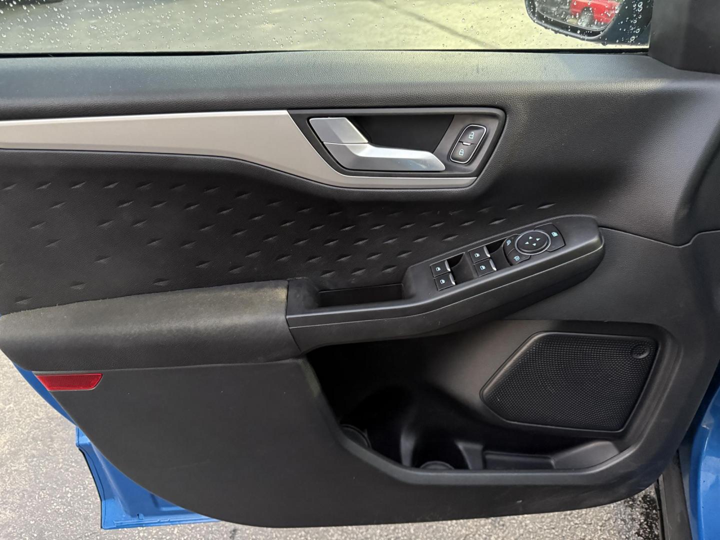 2020 Blue /Gray Ford Escape SE AWD (1FMCU9G62LU) with an 1.5L I3 DOHC 16V TURBO engine, 8-Speed Automatic transmission, located at 547 E. Main St., Orwell, OH, 44076, (440) 437-5893, 41.535435, -80.847855 - 2020 Ford Escape SE 4WD – Modern Style, Smart Technology, Unmatched Versatility Elevate your drive with this 2020 Ford Escape SE 4WD, a perfect blend of style, comfort, and cutting-edge technology. Enjoy the efficiency and power of its turbocharged engine and 8-speed automatic transmission, deliv - Photo#16