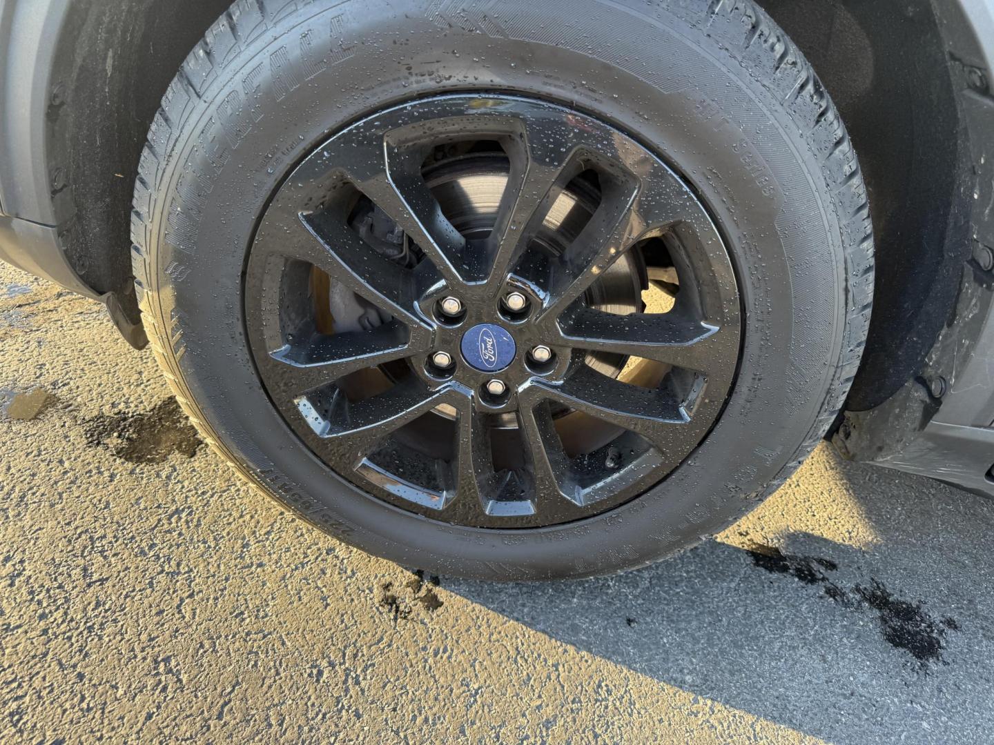 2022 Gray /Gray Ford Escape SE AWD (1FMCU9G6XNU) with an 1.5L I3 DOHC 16V TURBO engine, 8-Speed Automatic transmission, located at 547 E. Main St., Orwell, OH, 44076, (440) 437-5893, 41.535435, -80.847855 - Experience modern versatility and comfort with this 2022 Ford Escape SE 4WD. Powered by an efficient turbocharged EcoBoost engine and 8-speed automatic transmission, this SUV offers impressive fuel economy—up to 31 MPG on the highway. The well-equipped interior features heated front seats, a heate - Photo#13
