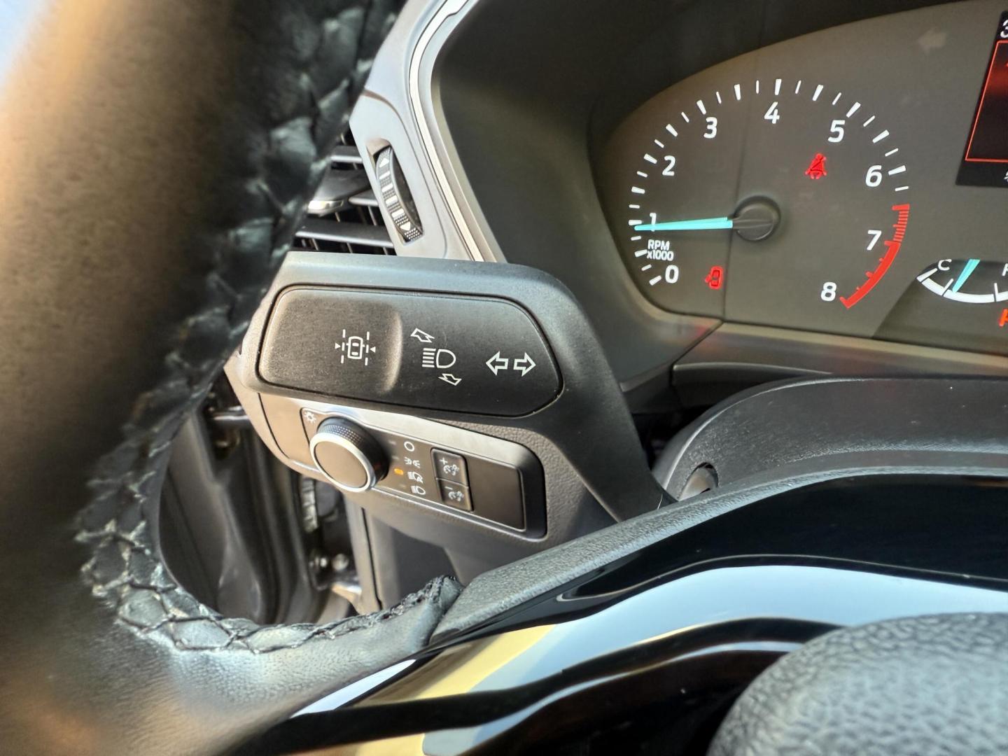 2022 Gray /Gray Ford Escape SE AWD (1FMCU9G6XNU) with an 1.5L I3 DOHC 16V TURBO engine, 8-Speed Automatic transmission, located at 547 E. Main St., Orwell, OH, 44076, (440) 437-5893, 41.535435, -80.847855 - Experience modern versatility and comfort with this 2022 Ford Escape SE 4WD. Powered by an efficient turbocharged EcoBoost engine and 8-speed automatic transmission, this SUV offers impressive fuel economy—up to 31 MPG on the highway. The well-equipped interior features heated front seats, a heate - Photo#22