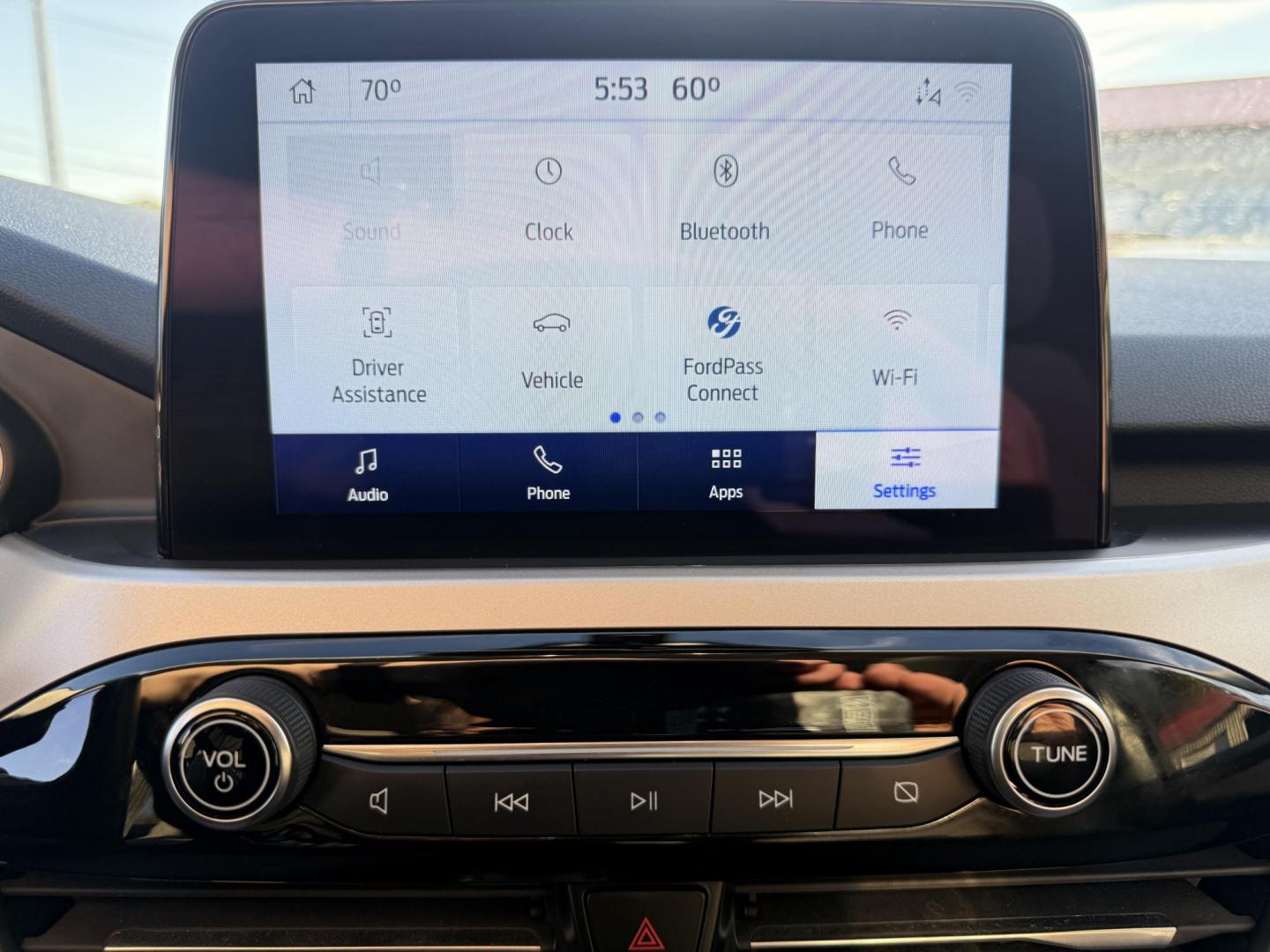 2022 Gray /Gray Ford Escape SE AWD (1FMCU9G6XNU) with an 1.5L I3 DOHC 16V TURBO engine, 8-Speed Automatic transmission, located at 547 E. Main St., Orwell, OH, 44076, (440) 437-5893, 41.535435, -80.847855 - Experience modern versatility and comfort with this 2022 Ford Escape SE 4WD. Powered by an efficient turbocharged EcoBoost engine and 8-speed automatic transmission, this SUV offers impressive fuel economy—up to 31 MPG on the highway. The well-equipped interior features heated front seats, a heate - Photo#26