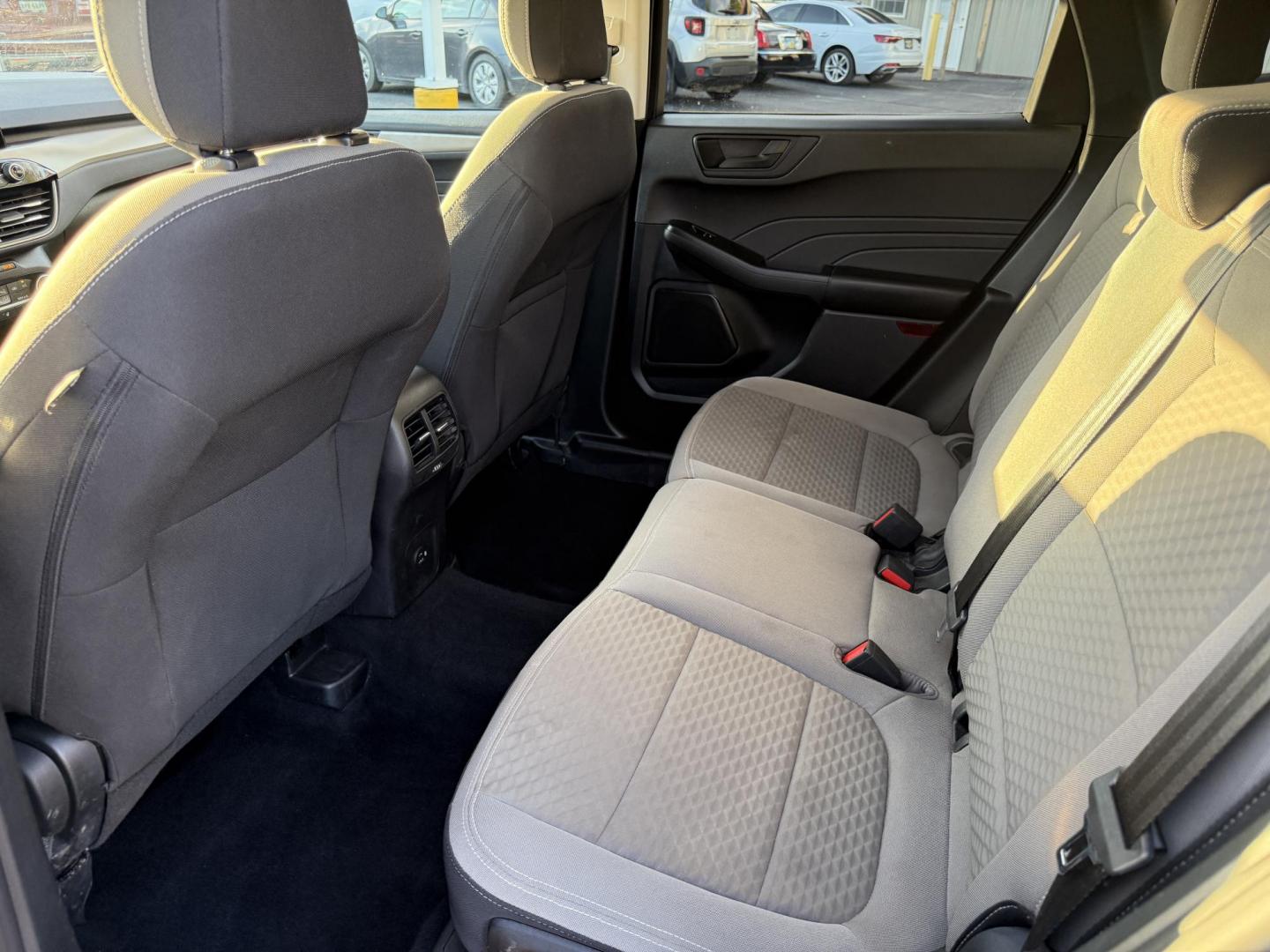2022 Gray /Gray Ford Escape SE AWD (1FMCU9G6XNU) with an 1.5L I3 DOHC 16V TURBO engine, 8-Speed Automatic transmission, located at 547 E. Main St., Orwell, OH, 44076, (440) 437-5893, 41.535435, -80.847855 - Experience modern versatility and comfort with this 2022 Ford Escape SE 4WD. Powered by an efficient turbocharged EcoBoost engine and 8-speed automatic transmission, this SUV offers impressive fuel economy—up to 31 MPG on the highway. The well-equipped interior features heated front seats, a heate - Photo#33