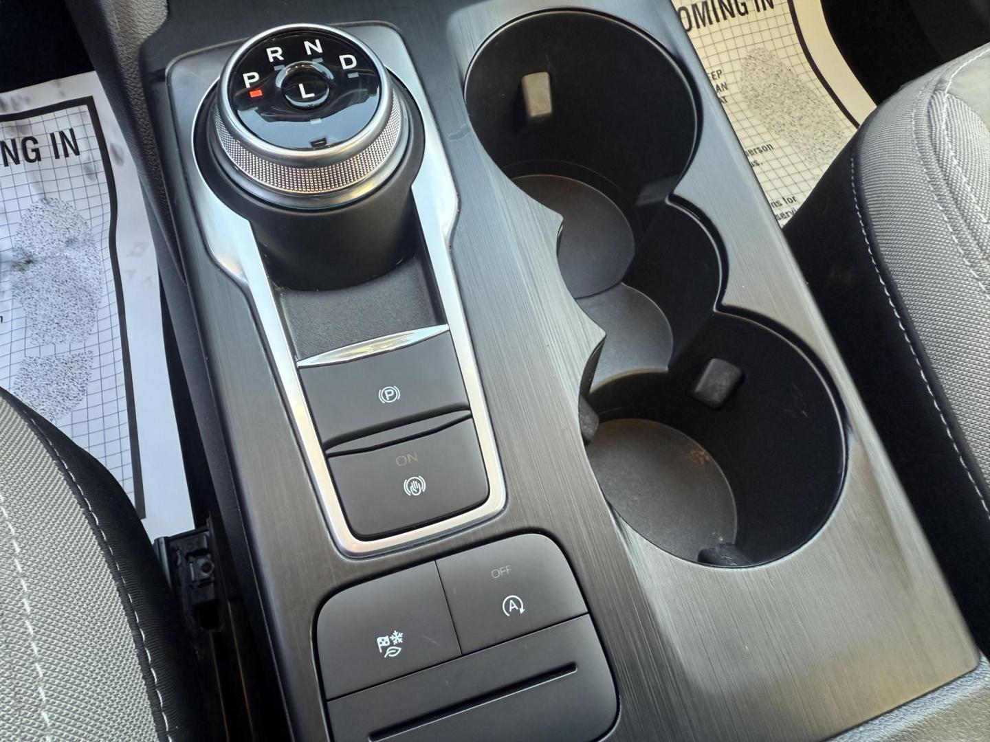 2022 Gray /Gray Ford Escape SE AWD (1FMCU9G6XNU) with an 1.5L I3 DOHC 16V TURBO engine, 8-Speed Automatic transmission, located at 547 E. Main St., Orwell, OH, 44076, (440) 437-5893, 41.535435, -80.847855 - Experience modern versatility and comfort with this 2022 Ford Escape SE 4WD. Powered by an efficient turbocharged EcoBoost engine and 8-speed automatic transmission, this SUV offers impressive fuel economy—up to 31 MPG on the highway. The well-equipped interior features heated front seats, a heate - Photo#31
