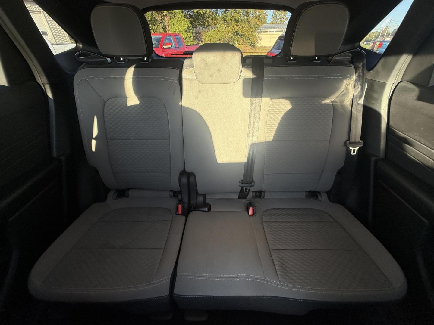 2022 Gray /Gray Ford Escape SE AWD (1FMCU9G6XNU) with an 1.5L I3 DOHC 16V TURBO engine, 8-Speed Automatic transmission, located at 547 E. Main St., Orwell, OH, 44076, (440) 437-5893, 41.535435, -80.847855 - Experience modern versatility and comfort with this 2022 Ford Escape SE 4WD. Powered by an efficient turbocharged EcoBoost engine and 8-speed automatic transmission, this SUV offers impressive fuel economy—up to 31 MPG on the highway. The well-equipped interior features heated front seats, a heate - Photo#32
