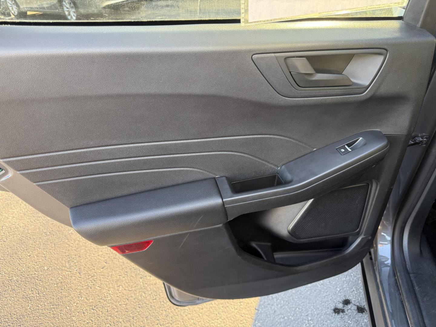 2022 Gray /Gray Ford Escape SE AWD (1FMCU9G6XNU) with an 1.5L I3 DOHC 16V TURBO engine, 8-Speed Automatic transmission, located at 547 E. Main St., Orwell, OH, 44076, (440) 437-5893, 41.535435, -80.847855 - Experience modern versatility and comfort with this 2022 Ford Escape SE 4WD. Powered by an efficient turbocharged EcoBoost engine and 8-speed automatic transmission, this SUV offers impressive fuel economy—up to 31 MPG on the highway. The well-equipped interior features heated front seats, a heate - Photo#34