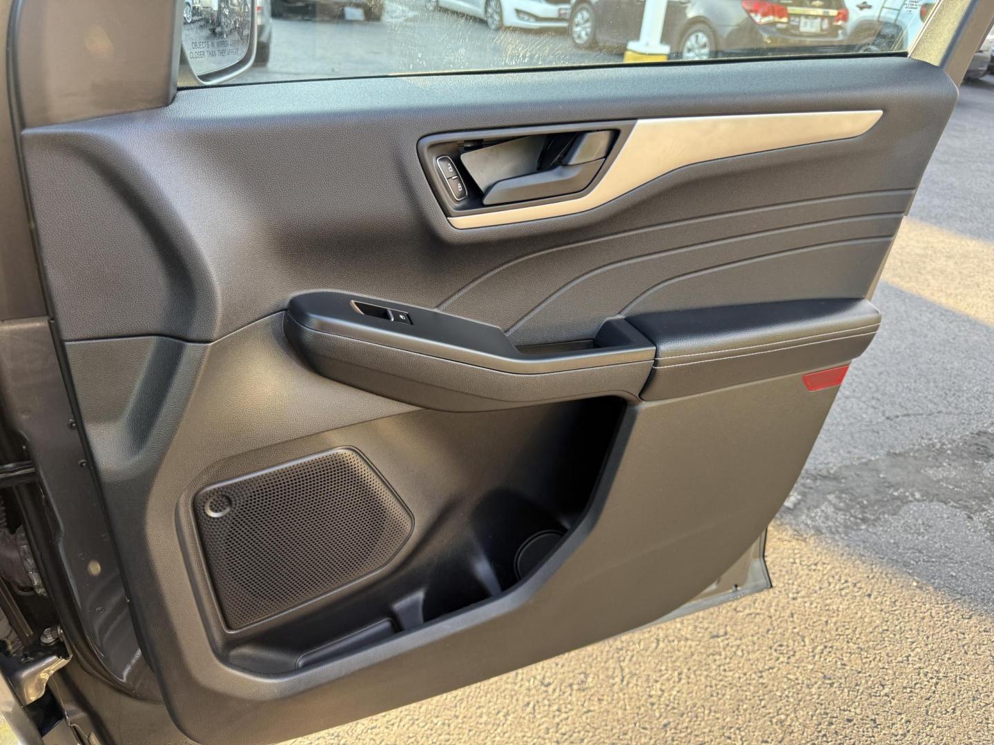2022 Gray /Gray Ford Escape SE AWD (1FMCU9G6XNU) with an 1.5L I3 DOHC 16V TURBO engine, 8-Speed Automatic transmission, located at 547 E. Main St., Orwell, OH, 44076, (440) 437-5893, 41.535435, -80.847855 - Experience modern versatility and comfort with this 2022 Ford Escape SE 4WD. Powered by an efficient turbocharged EcoBoost engine and 8-speed automatic transmission, this SUV offers impressive fuel economy—up to 31 MPG on the highway. The well-equipped interior features heated front seats, a heate - Photo#45