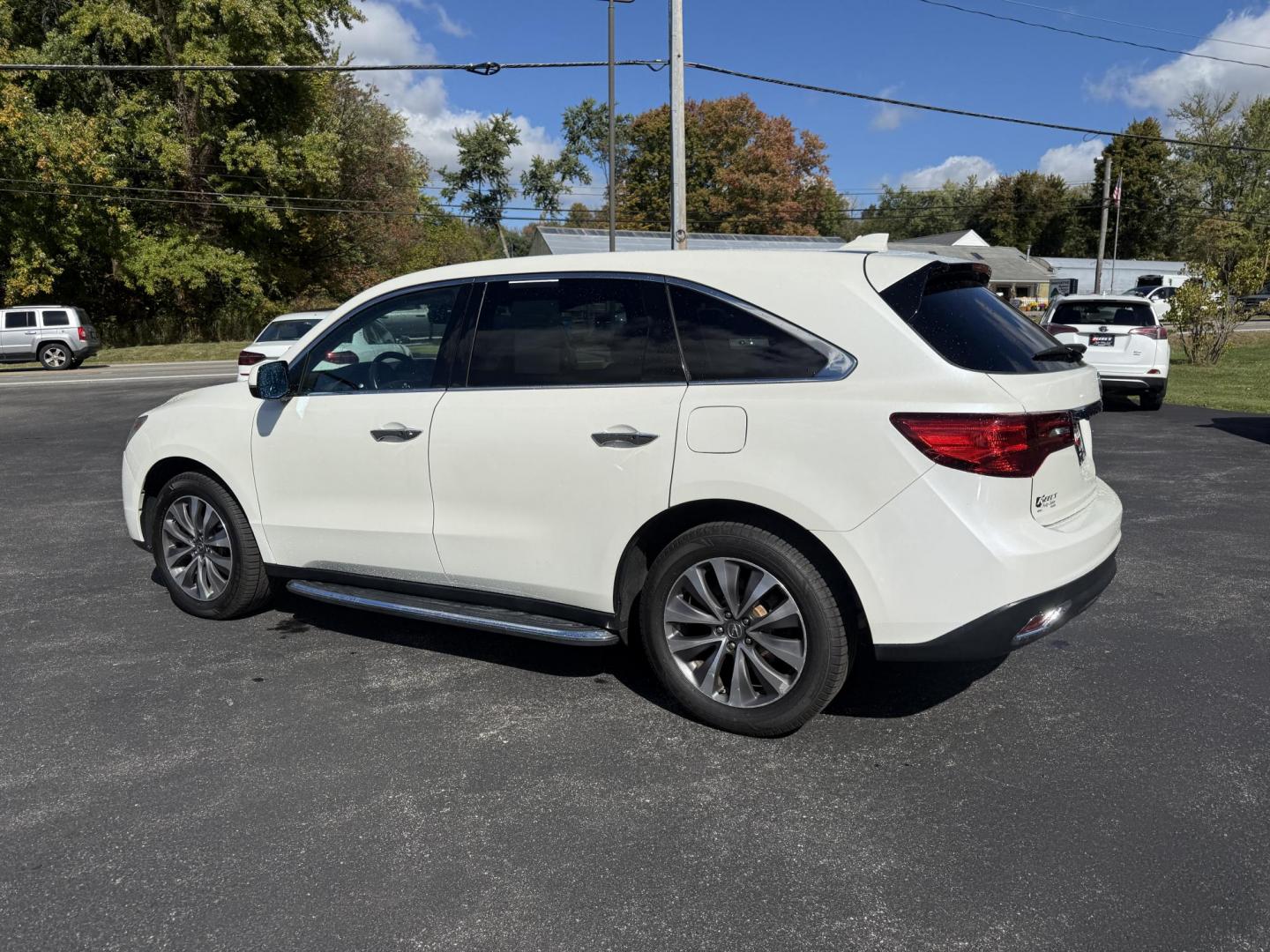 2016 White /Gray Acura MDX SH-AWD 9-Spd AT w/Tech Package (5FRYD4H47GB) with an 3.5L V6 SOHC 24V engine, 9-Speed Automatic transmission, located at 11115 Chardon Rd. , Chardon, OH, 44024, (440) 214-9705, 41.580246, -81.241943 - Step into luxury and versatility with this 2016 Acura MDX equipped with the Technology Package. Powered by a refined 3.5L V6 engine and smooth 9-speed automatic transmission, this SUV offers a sophisticated leather interior with power front seats, heated front seats, and tri-zone automatic climate c - Photo#10