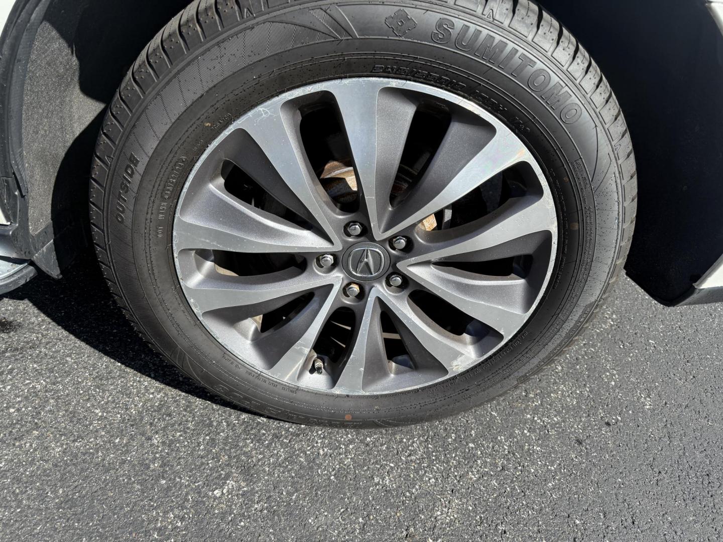 2016 White /Gray Acura MDX SH-AWD 9-Spd AT w/Tech Package (5FRYD4H47GB) with an 3.5L V6 SOHC 24V engine, 9-Speed Automatic transmission, located at 11115 Chardon Rd. , Chardon, OH, 44024, (440) 214-9705, 41.580246, -81.241943 - Step into luxury and versatility with this 2016 Acura MDX equipped with the Technology Package. Powered by a refined 3.5L V6 engine and smooth 9-speed automatic transmission, this SUV offers a sophisticated leather interior with power front seats, heated front seats, and tri-zone automatic climate c - Photo#11