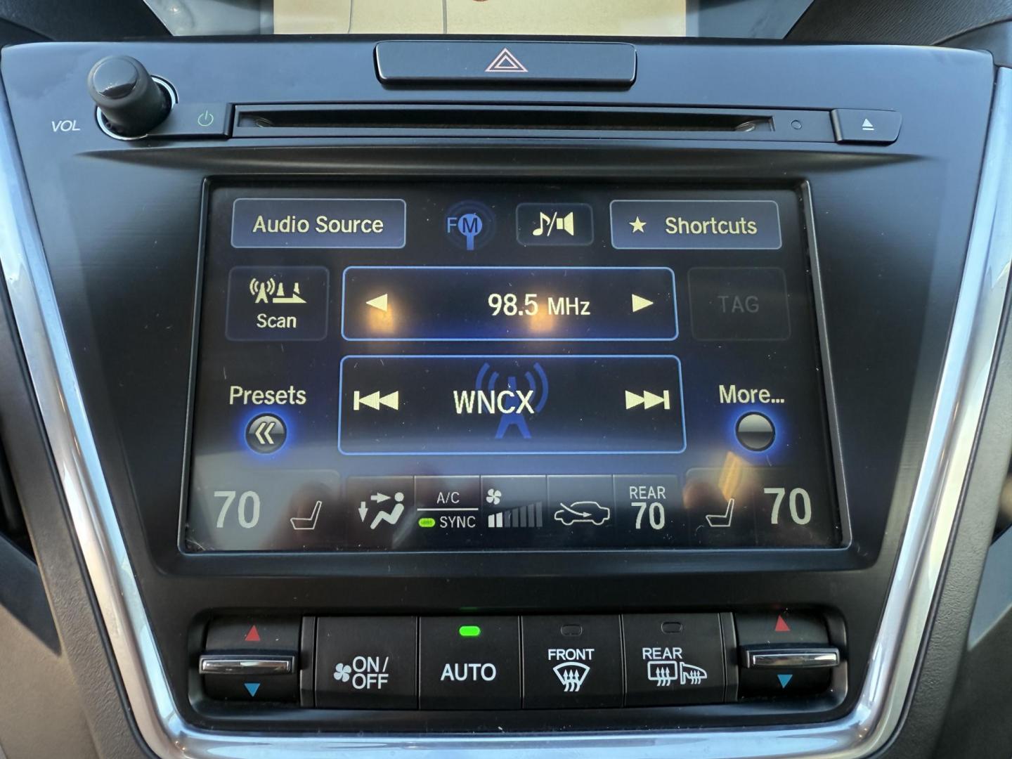 2016 White /Gray Acura MDX SH-AWD 9-Spd AT w/Tech Package (5FRYD4H47GB) with an 3.5L V6 SOHC 24V engine, 9-Speed Automatic transmission, located at 11115 Chardon Rd. , Chardon, OH, 44024, (440) 214-9705, 41.580246, -81.241943 - Step into luxury and versatility with this 2016 Acura MDX equipped with the Technology Package. Powered by a refined 3.5L V6 engine and smooth 9-speed automatic transmission, this SUV offers a sophisticated leather interior with power front seats, heated front seats, and tri-zone automatic climate c - Photo#32