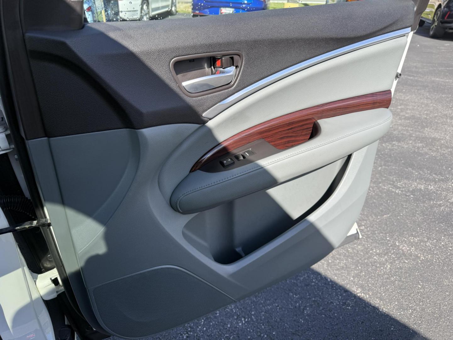 2016 White /Gray Acura MDX SH-AWD 9-Spd AT w/Tech Package (5FRYD4H47GB) with an 3.5L V6 SOHC 24V engine, 9-Speed Automatic transmission, located at 11115 Chardon Rd. , Chardon, OH, 44024, (440) 214-9705, 41.580246, -81.241943 - Step into luxury and versatility with this 2016 Acura MDX equipped with the Technology Package. Powered by a refined 3.5L V6 engine and smooth 9-speed automatic transmission, this SUV offers a sophisticated leather interior with power front seats, heated front seats, and tri-zone automatic climate c - Photo#50