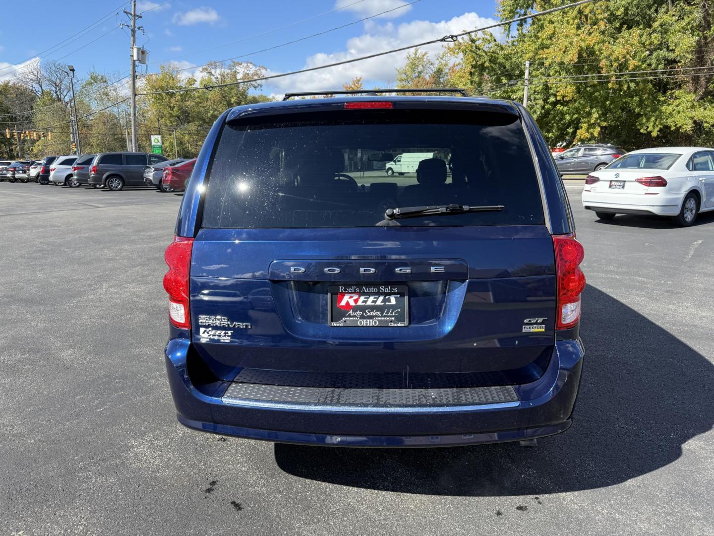 2017 Blue /Black Dodge Grand Caravan GT (2C4RDGEG0HR) with an 3.6L V6 DOHC 24V engine, 6A transmission, located at 547 E. Main St., Orwell, OH, 44076, (440) 437-5893, 41.535435, -80.847855 - Enjoy comfort, convenience, and versatility with this 2017 Dodge Grand Caravan GT. Powered by a reliable 3.6L Pentastar V6 engine and 6-speed automatic transmission, this minivan offers smooth performance and flex fuel capability for added efficiency. The stylish leather interior features power fron - Photo#9