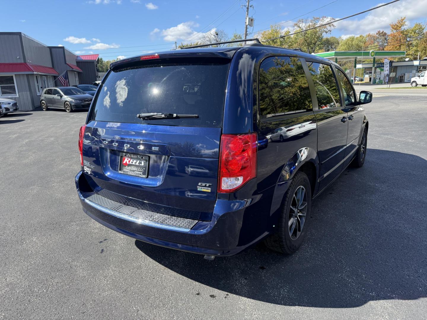2017 Blue /Black Dodge Grand Caravan GT (2C4RDGEG0HR) with an 3.6L V6 DOHC 24V engine, 6A transmission, located at 547 E. Main St., Orwell, OH, 44076, (440) 437-5893, 41.535435, -80.847855 - Enjoy comfort, convenience, and versatility with this 2017 Dodge Grand Caravan GT. Powered by a reliable 3.6L Pentastar V6 engine and 6-speed automatic transmission, this minivan offers smooth performance and flex fuel capability for added efficiency. The stylish leather interior features power fron - Photo#8