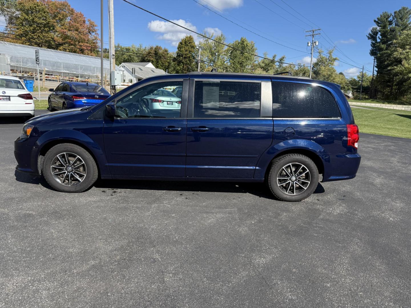2017 Blue /Black Dodge Grand Caravan GT (2C4RDGEG0HR) with an 3.6L V6 DOHC 24V engine, 6A transmission, located at 547 E. Main St., Orwell, OH, 44076, (440) 437-5893, 41.535435, -80.847855 - Enjoy comfort, convenience, and versatility with this 2017 Dodge Grand Caravan GT. Powered by a reliable 3.6L Pentastar V6 engine and 6-speed automatic transmission, this minivan offers smooth performance and flex fuel capability for added efficiency. The stylish leather interior features power fron - Photo#13
