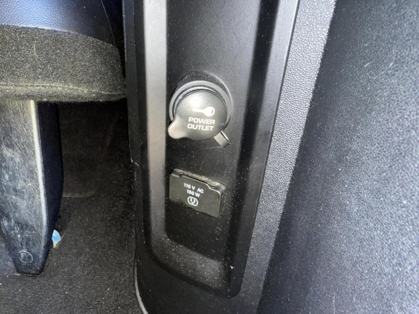2017 Blue /Black Dodge Grand Caravan GT (2C4RDGEG0HR) with an 3.6L V6 DOHC 24V engine, 6A transmission, located at 547 E. Main St., Orwell, OH, 44076, (440) 437-5893, 41.535435, -80.847855 - Enjoy comfort, convenience, and versatility with this 2017 Dodge Grand Caravan GT. Powered by a reliable 3.6L Pentastar V6 engine and 6-speed automatic transmission, this minivan offers smooth performance and flex fuel capability for added efficiency. The stylish leather interior features power fron - Photo#35