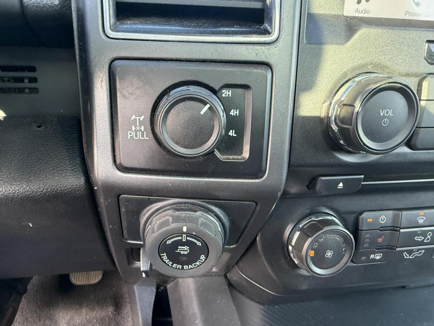 2018 Black /Black Ford F-150 XLT SuperCrew 6.5-ft. Bed 4WD (1FTFW1E58JK) with an 5.0L V8 OHV 16V engine, 10 Speed Auto transmission, located at 11115 Chardon Rd. , Chardon, OH, 44024, (440) 214-9705, 41.580246, -81.241943 - Take on any job or adventure with this 2018 Ford F-150 XLT 4WD Crew Cab, featuring a powerful 5.0L Coyote V8 engine and 10-speed automatic transmission. Equipped with the FX4 Off-Road Package, 3.73 gearing, locking rear differential, and a 36-gallon extended range fuel tank, this truck is built for - Photo#25