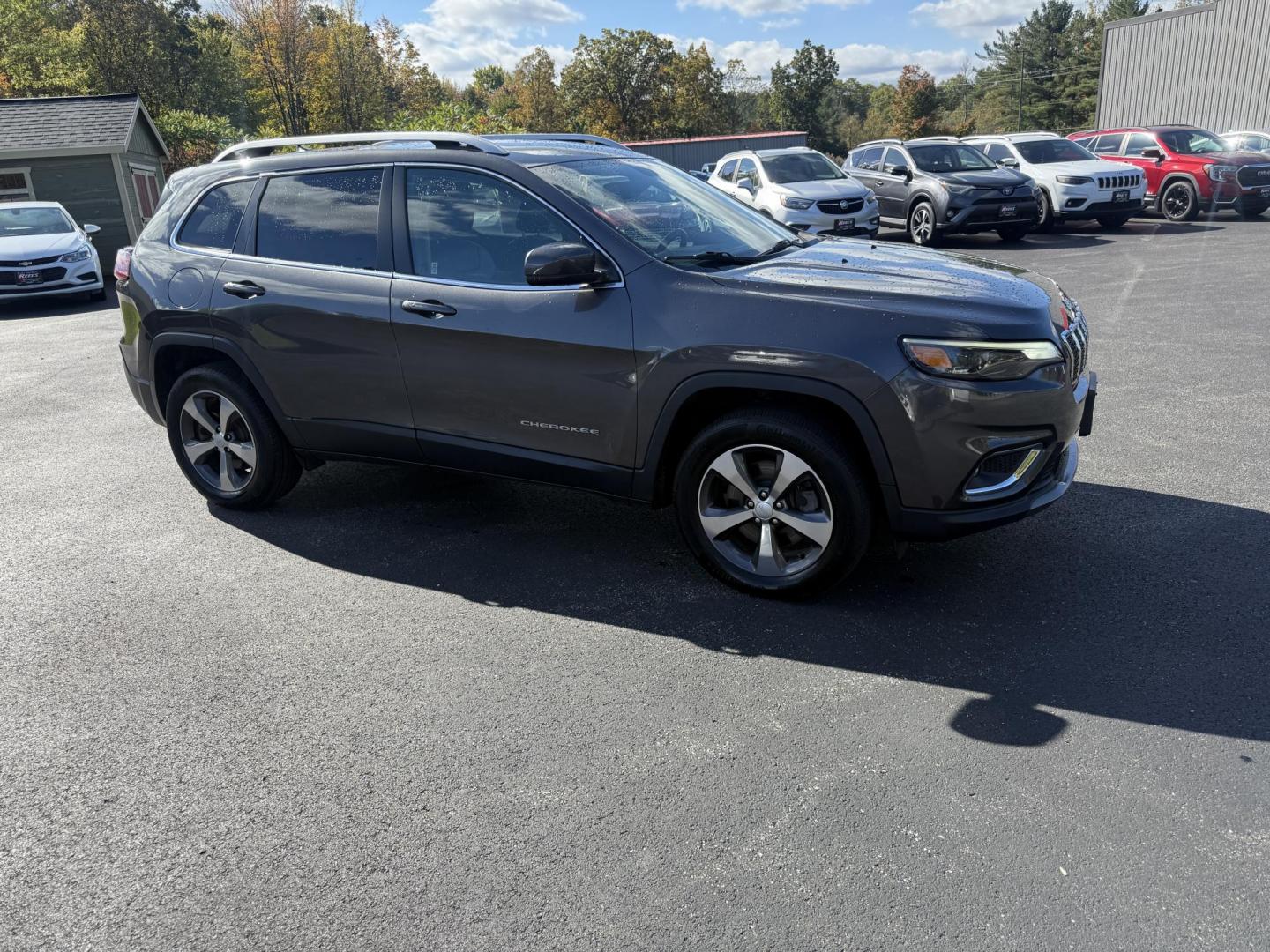 2019 Gray /Black Jeep Cherokee Limited 4WD (1C4PJMDX9KD) with an 3.2L V6 DOHC 24V engine, 9A transmission, located at 11115 Chardon Rd. , Chardon, OH, 44024, (440) 214-9705, 41.580246, -81.241943 - Experience refined capability with this 2019 Jeep Cherokee Limited 4WD. Powered by a robust 3.2L V6 engine and smooth 9-speed automatic transmission, this SUV delivers confident performance and up to 27 MPG on the highway. The upscale leather interior features heated front seats, dual-zone automatic - Photo#3