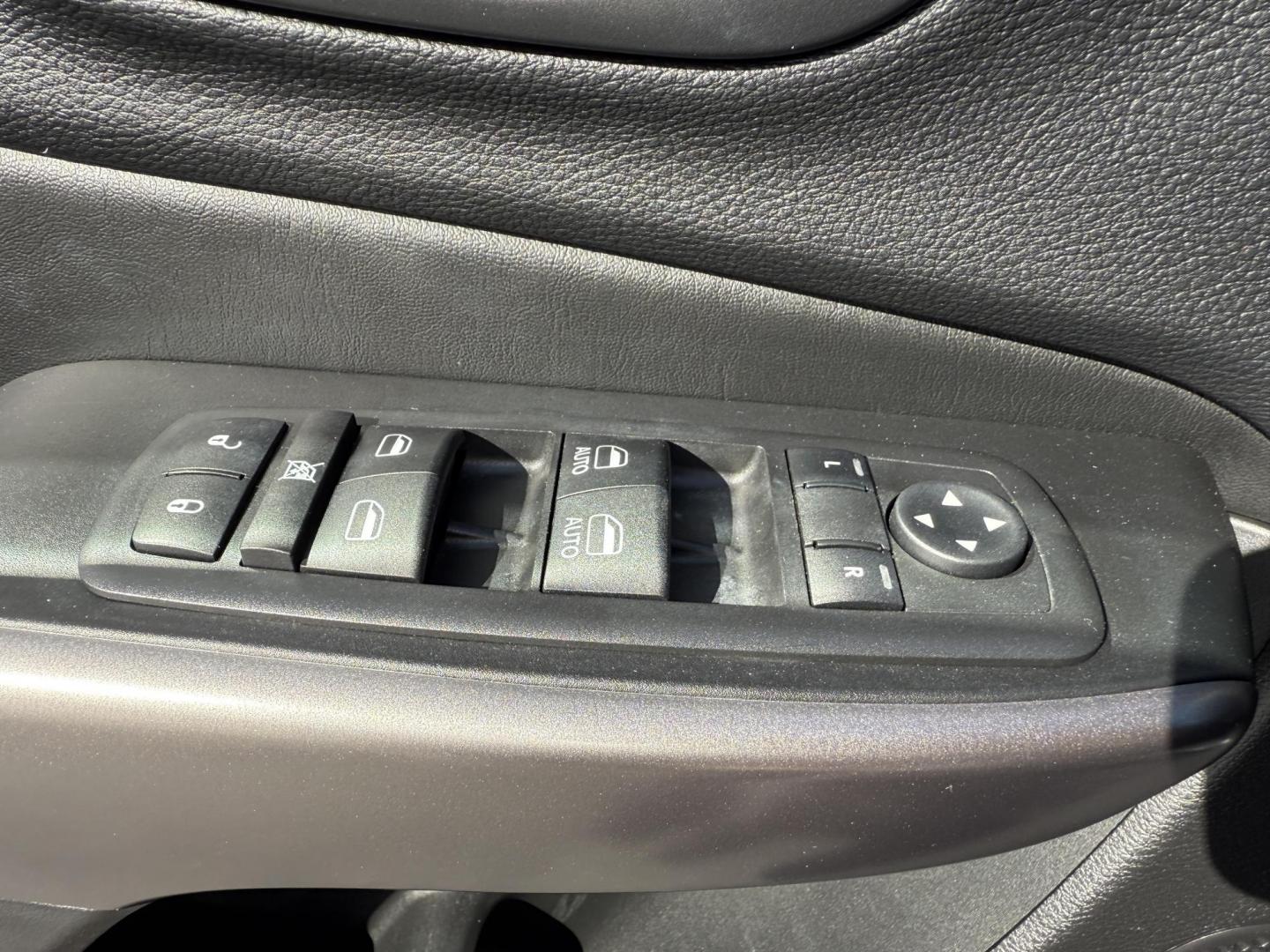 2019 Gray /Black Jeep Cherokee Limited 4WD (1C4PJMDX9KD) with an 3.2L V6 DOHC 24V engine, 9A transmission, located at 11115 Chardon Rd. , Chardon, OH, 44024, (440) 214-9705, 41.580246, -81.241943 - Experience refined capability with this 2019 Jeep Cherokee Limited 4WD. Powered by a robust 3.2L V6 engine and smooth 9-speed automatic transmission, this SUV delivers confident performance and up to 27 MPG on the highway. The upscale leather interior features heated front seats, dual-zone automatic - Photo#20