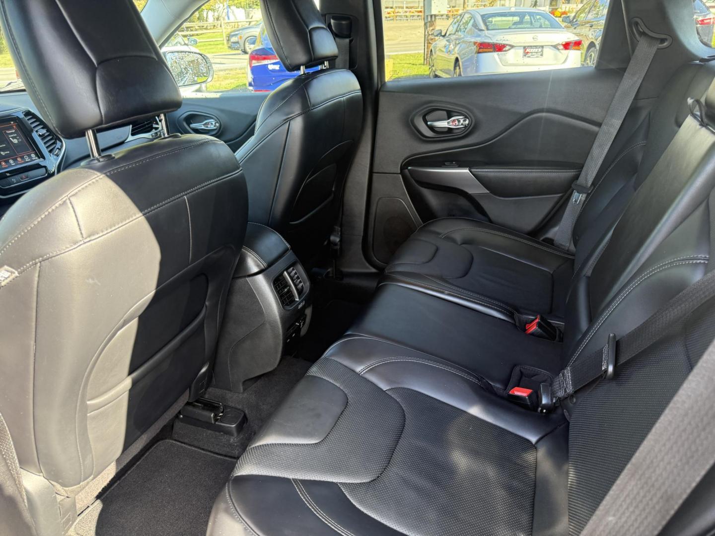 2019 Gray /Black Jeep Cherokee Limited 4WD (1C4PJMDX9KD) with an 3.2L V6 DOHC 24V engine, 9A transmission, located at 11115 Chardon Rd. , Chardon, OH, 44024, (440) 214-9705, 41.580246, -81.241943 - Experience refined capability with this 2019 Jeep Cherokee Limited 4WD. Powered by a robust 3.2L V6 engine and smooth 9-speed automatic transmission, this SUV delivers confident performance and up to 27 MPG on the highway. The upscale leather interior features heated front seats, dual-zone automatic - Photo#38
