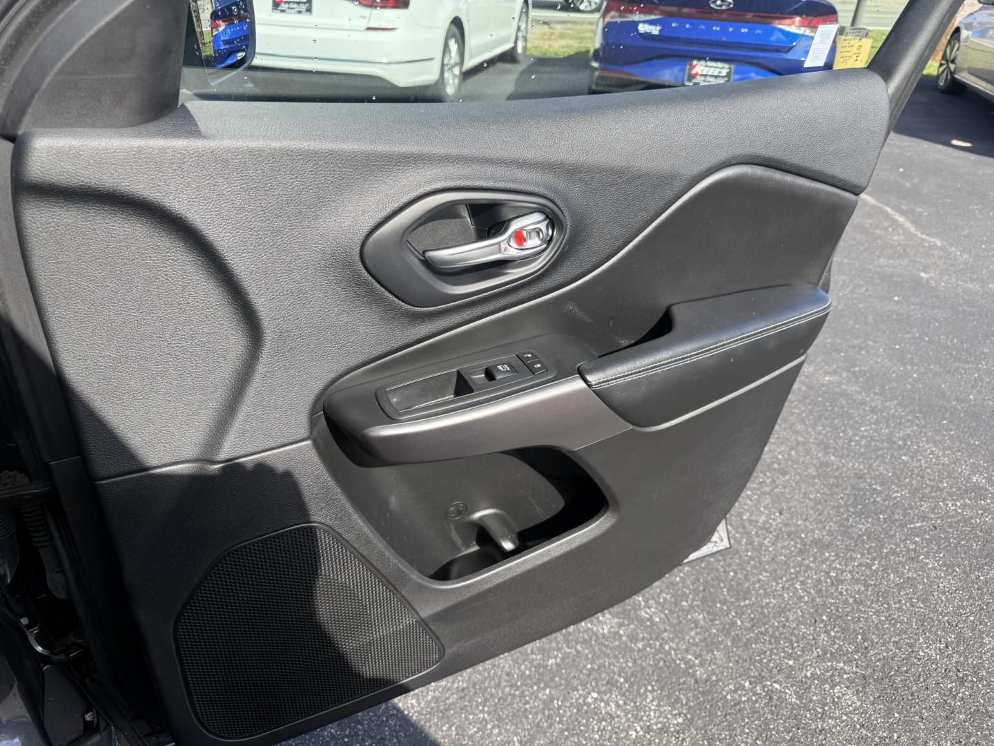 2019 Gray /Black Jeep Cherokee Limited 4WD (1C4PJMDX9KD) with an 3.2L V6 DOHC 24V engine, 9A transmission, located at 11115 Chardon Rd. , Chardon, OH, 44024, (440) 214-9705, 41.580246, -81.241943 - Experience refined capability with this 2019 Jeep Cherokee Limited 4WD. Powered by a robust 3.2L V6 engine and smooth 9-speed automatic transmission, this SUV delivers confident performance and up to 27 MPG on the highway. The upscale leather interior features heated front seats, dual-zone automatic - Photo#53