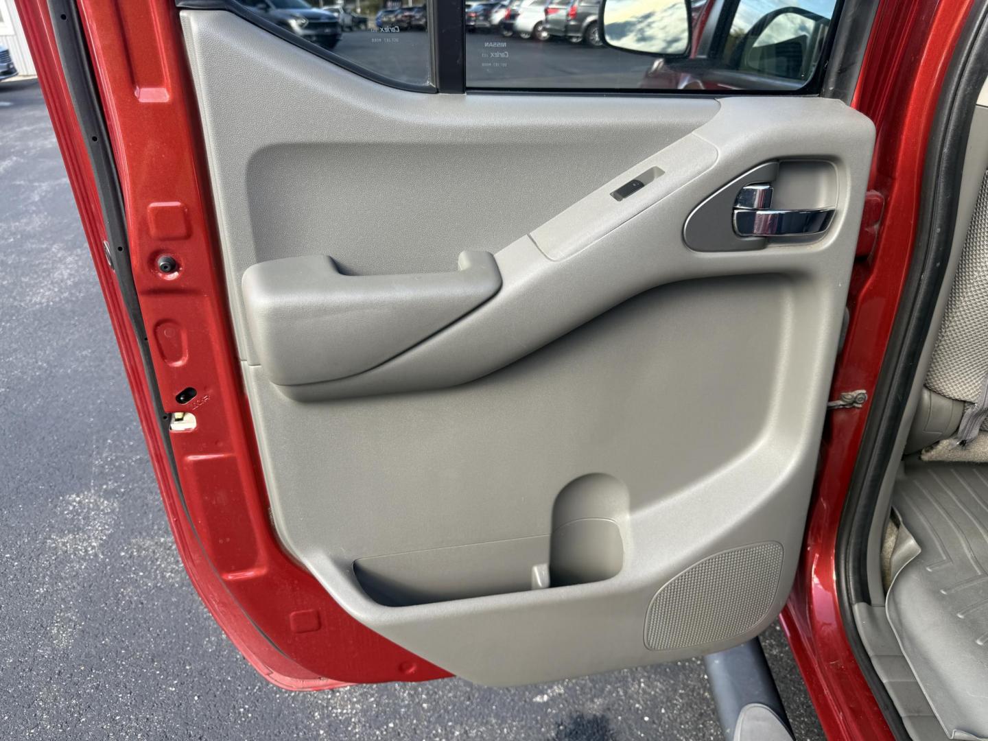 2016 Red /Gray Nissan Frontier SV Crew Cab 5AT 4WD (1N6AD0EV0GN) with an 4.0L V6 DOHC 24V engine, 5A transmission, located at 11115 Chardon Rd. , Chardon, OH, 44024, (440) 214-9705, 41.580246, -81.241943 - Tackle any job or adventure with this 2016 Nissan Frontier SV Crew Cab. Powered by a reliable 4.0L V6 engine and 5-speed automatic transmission, this truck offers a strong 6,300-pound towing capacity and is equipped with a Dana 44 rear axle for added durability. Enjoy added confidence on any terrain - Photo#38
